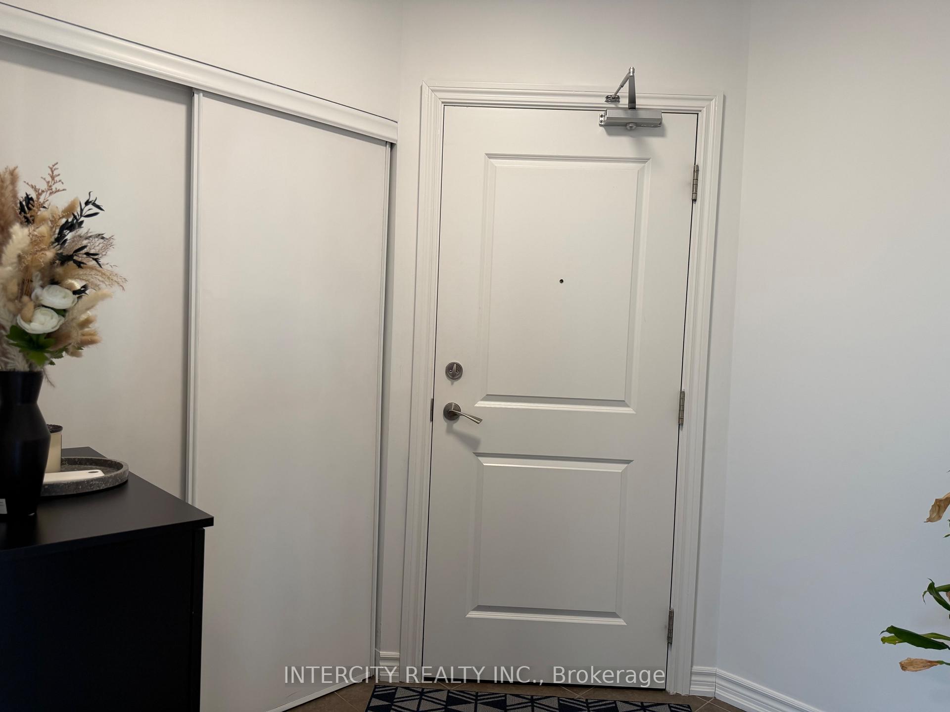 Photo 9 of Unit 802, 7730 Kipling Avenue, Vaughan, Vaughan Grove — HOMEH