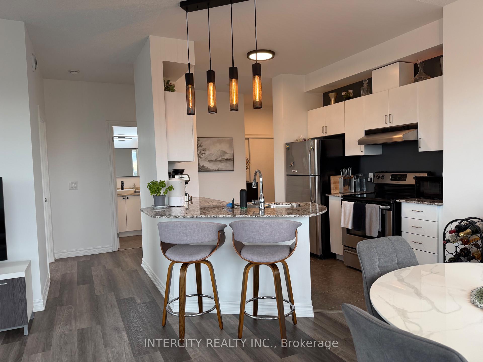 Photo 10 of Unit 802, 7730 Kipling Avenue, Vaughan, Vaughan Grove — HOMEH