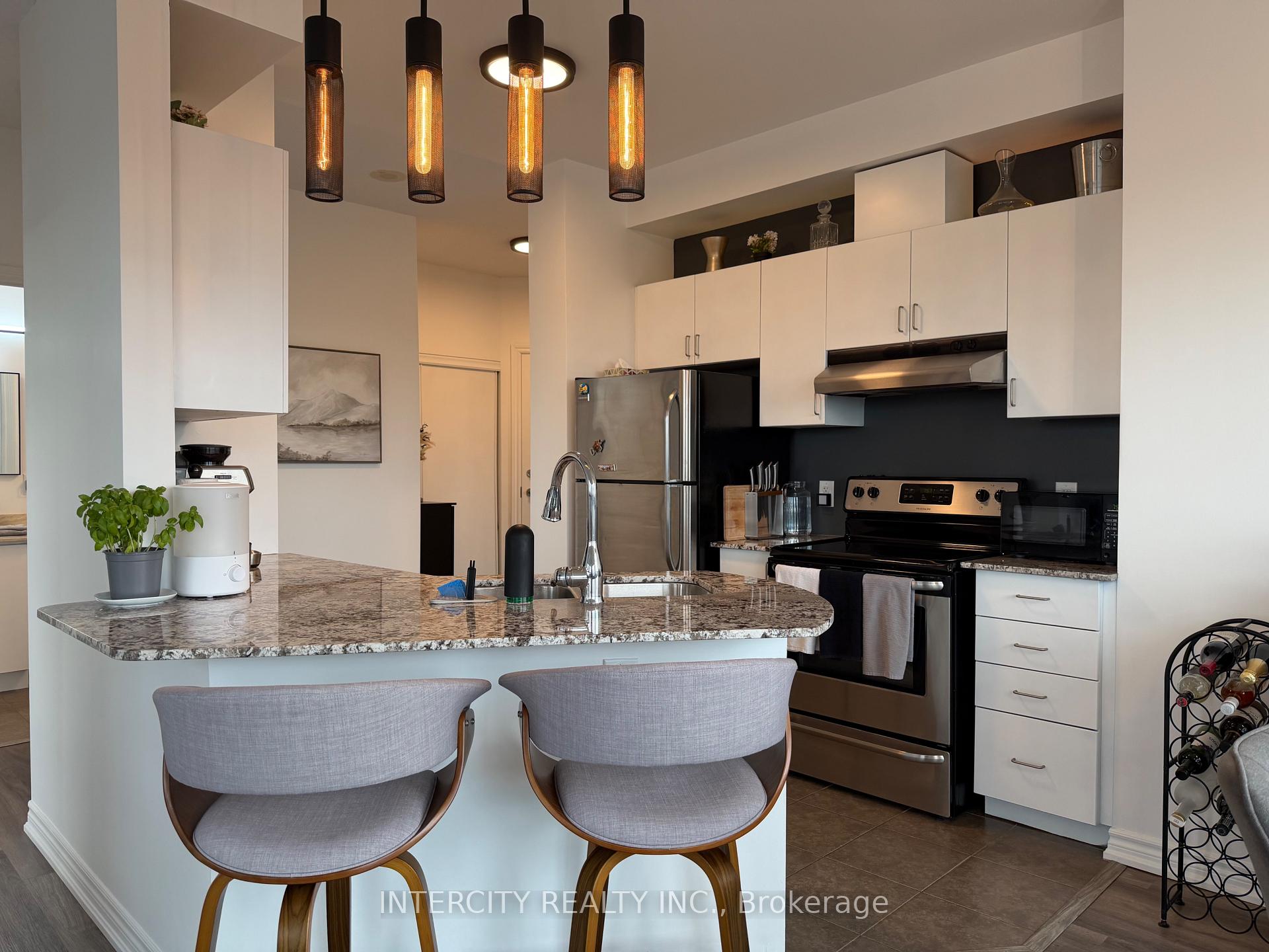 Photo 11 of Unit 802, 7730 Kipling Avenue, Vaughan, Vaughan Grove — HOMEH