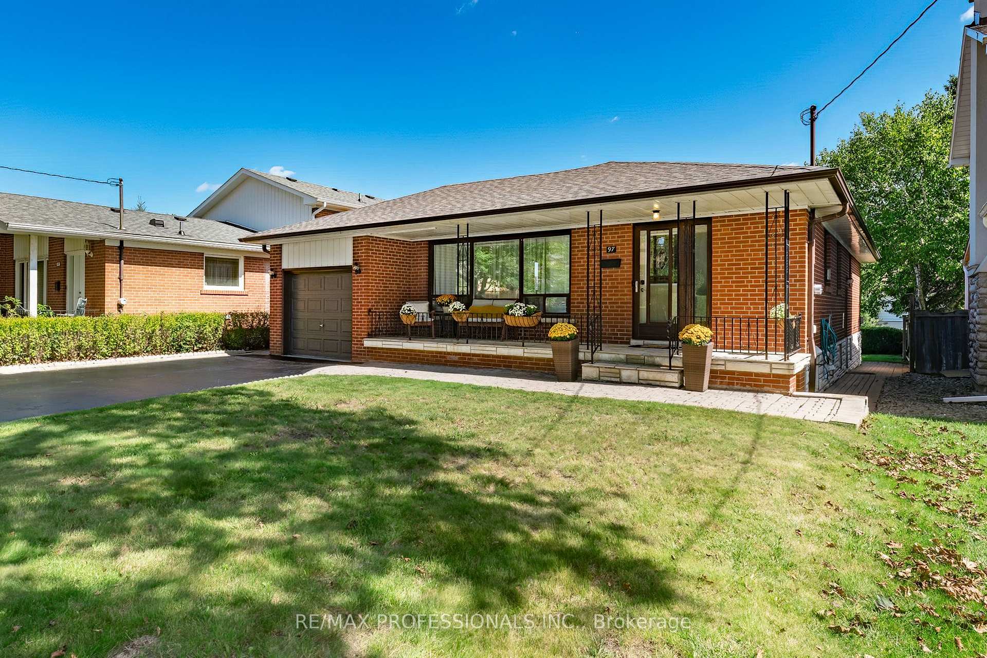 Photo 4 of 97 Freemont Avenue, Etobicoke, Humber Heights — HOMEH