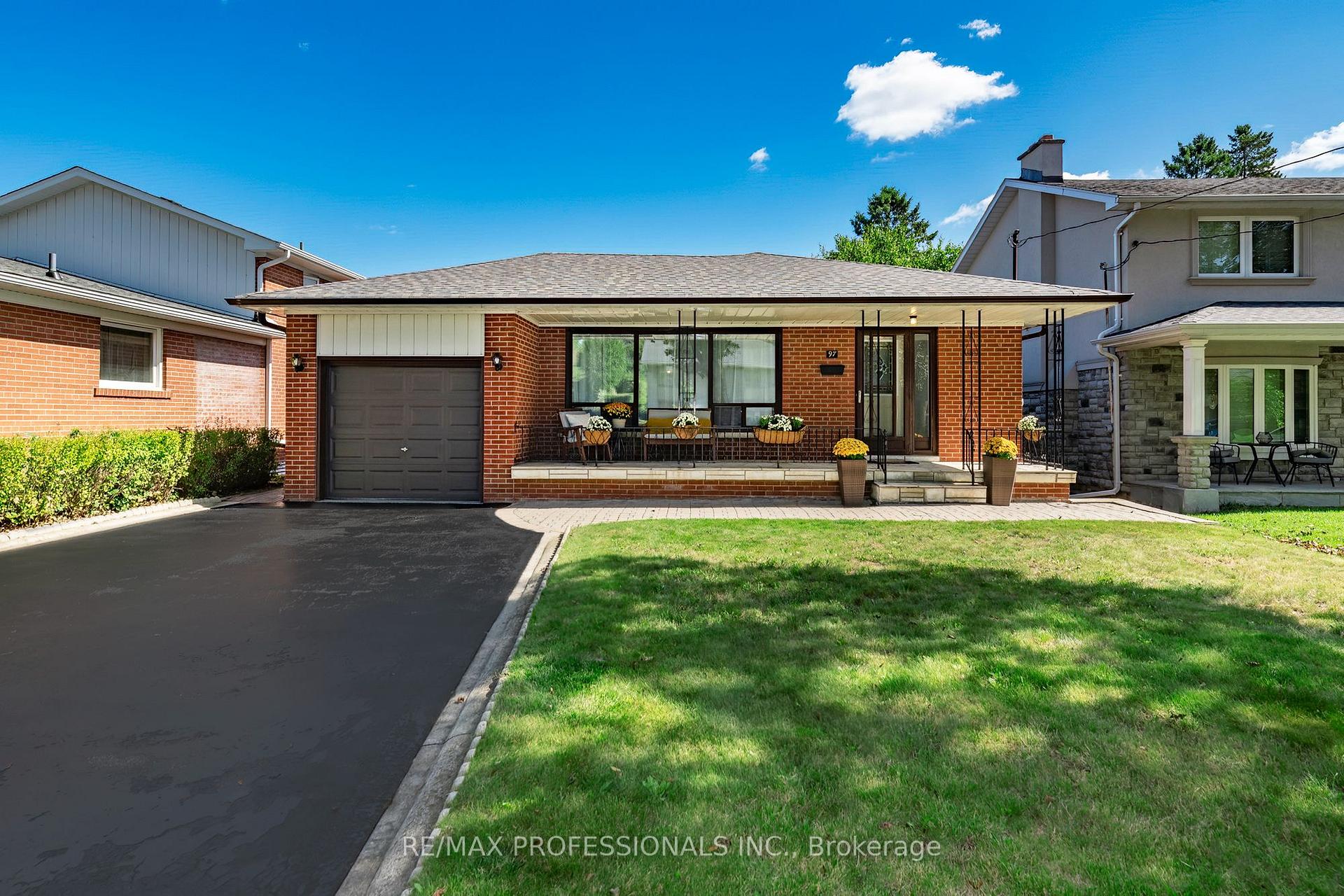 Photo 5 of 97 Freemont Avenue, Etobicoke, Humber Heights — HOMEH