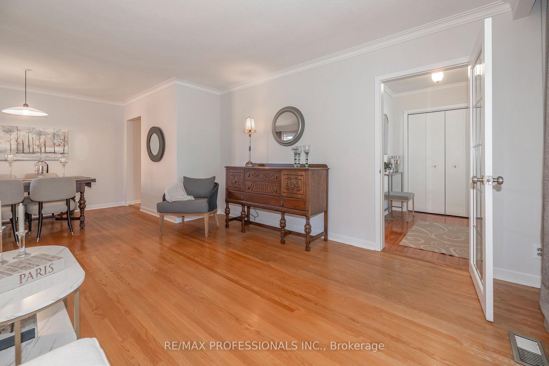 Photo 12 of 97 Freemont Avenue, Etobicoke, Humber Heights — HOMEH