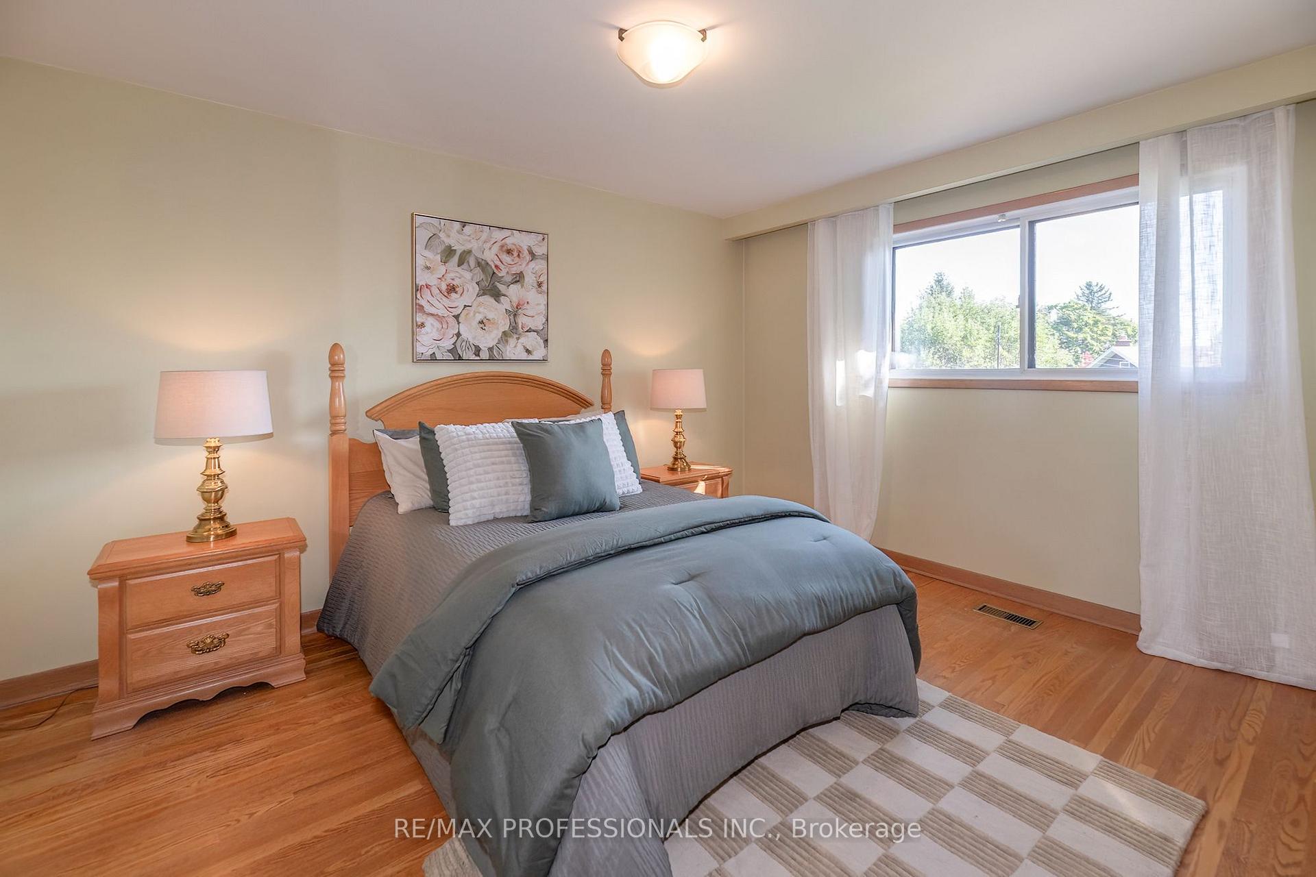 Photo 21 of 97 Freemont Avenue, Etobicoke, Humber Heights — HOMEH