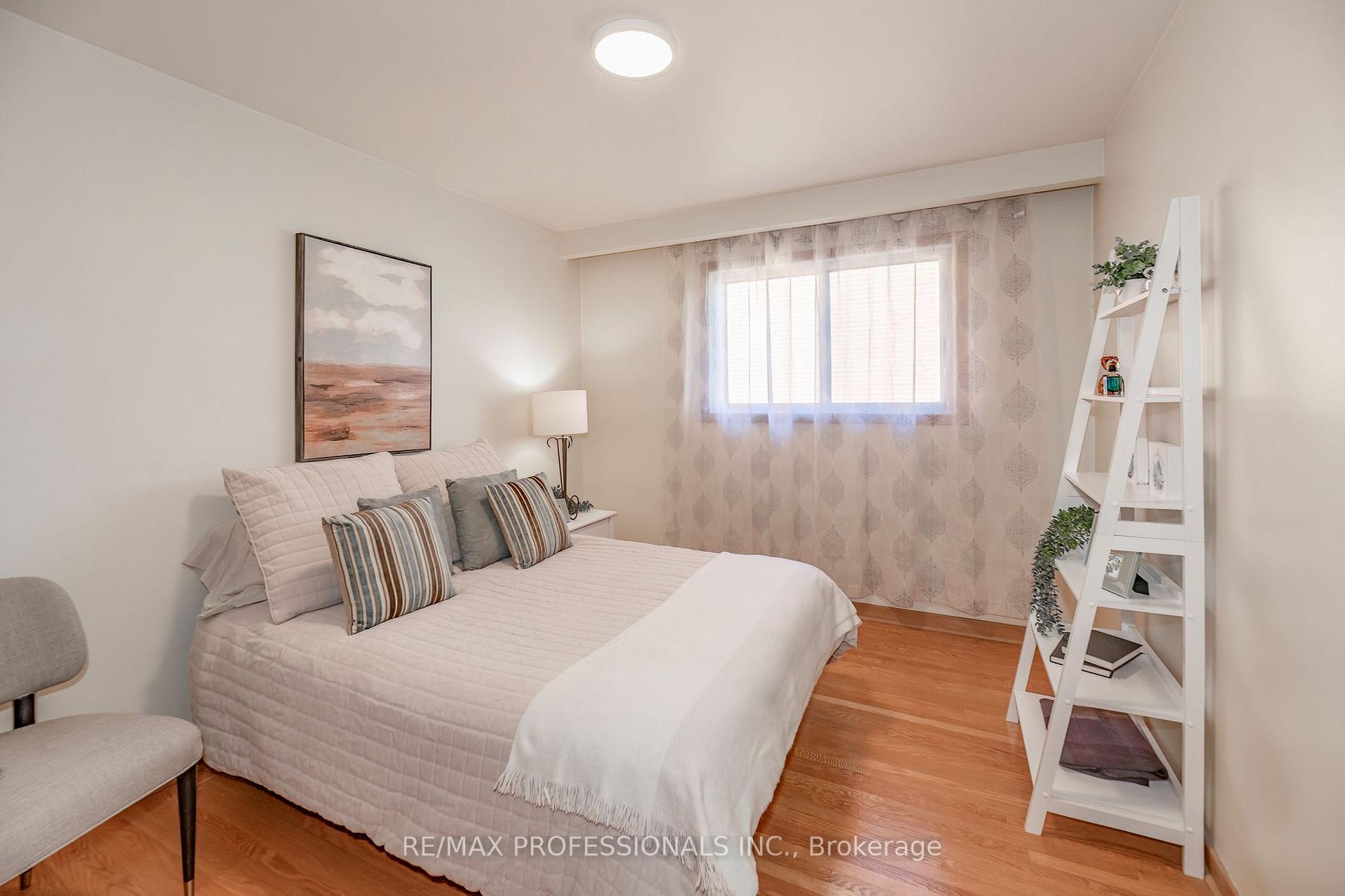 Photo 23 of 97 Freemont Avenue, Etobicoke, Humber Heights — HOMEH
