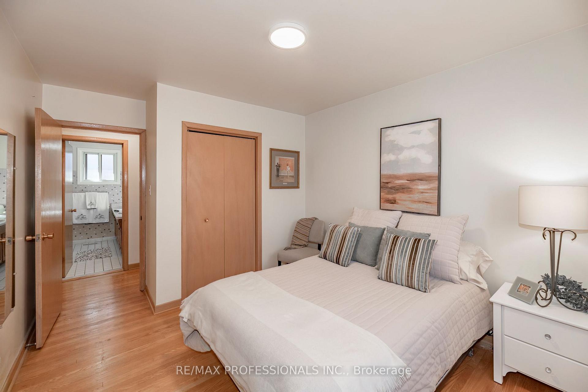 Photo 24 of 97 Freemont Avenue, Etobicoke, Humber Heights — HOMEH