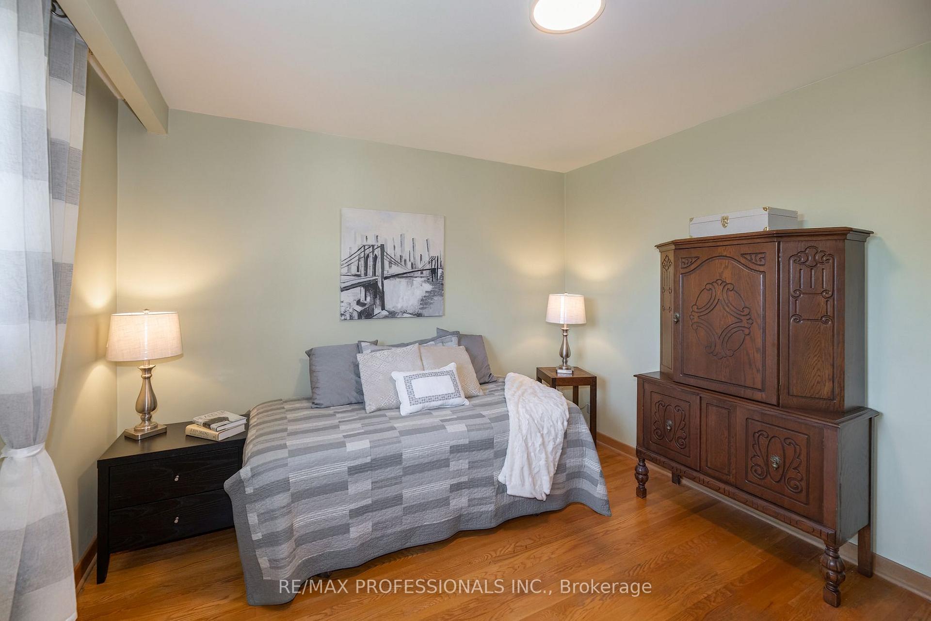 Photo 27 of 97 Freemont Avenue, Etobicoke, Humber Heights — HOMEH