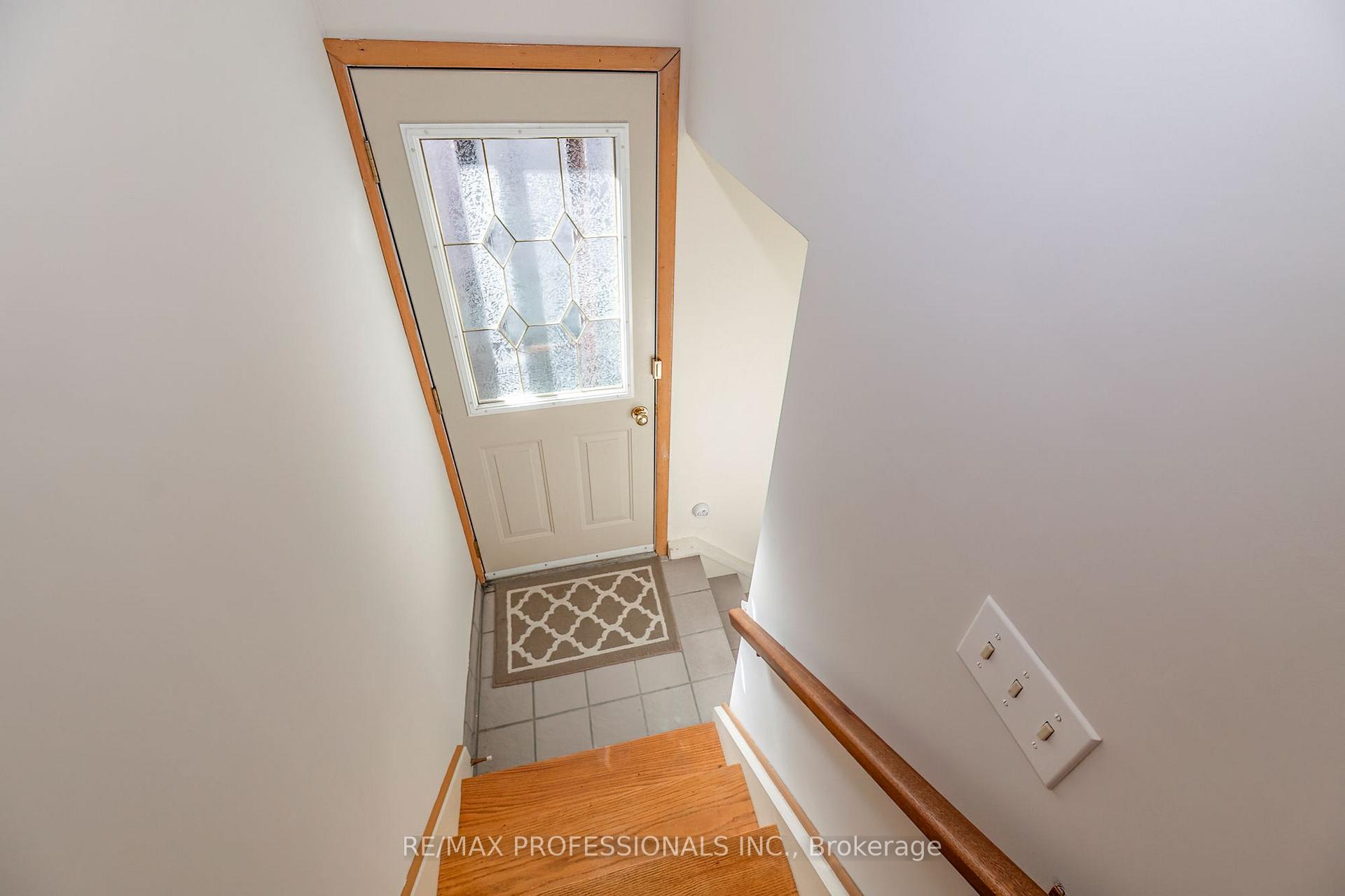 Photo 29 of 97 Freemont Avenue, Etobicoke, Humber Heights — HOMEH