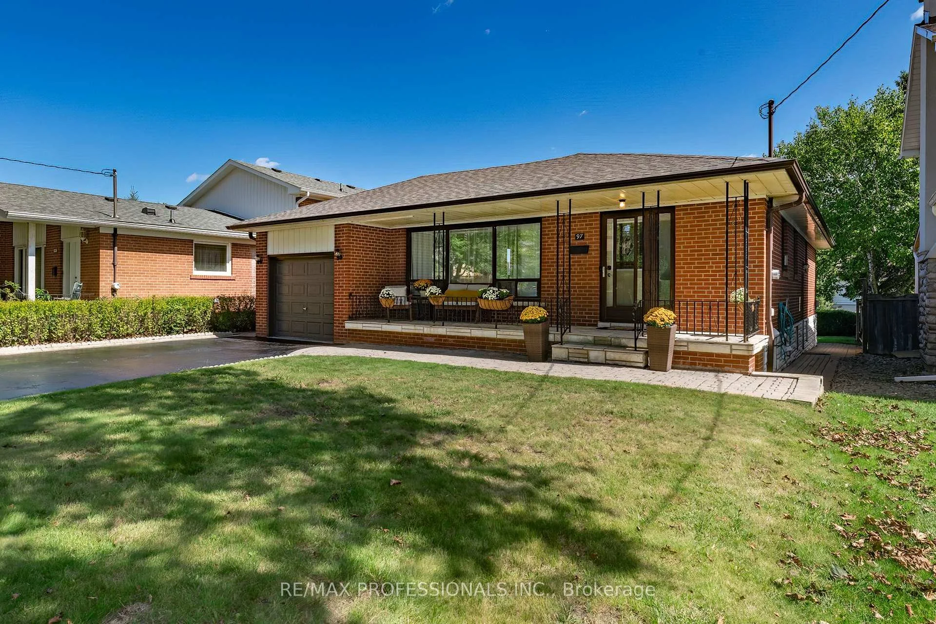 Photo 2 of 97 Freemont Avenue, Etobicoke, Humber Heights — HOMEH
