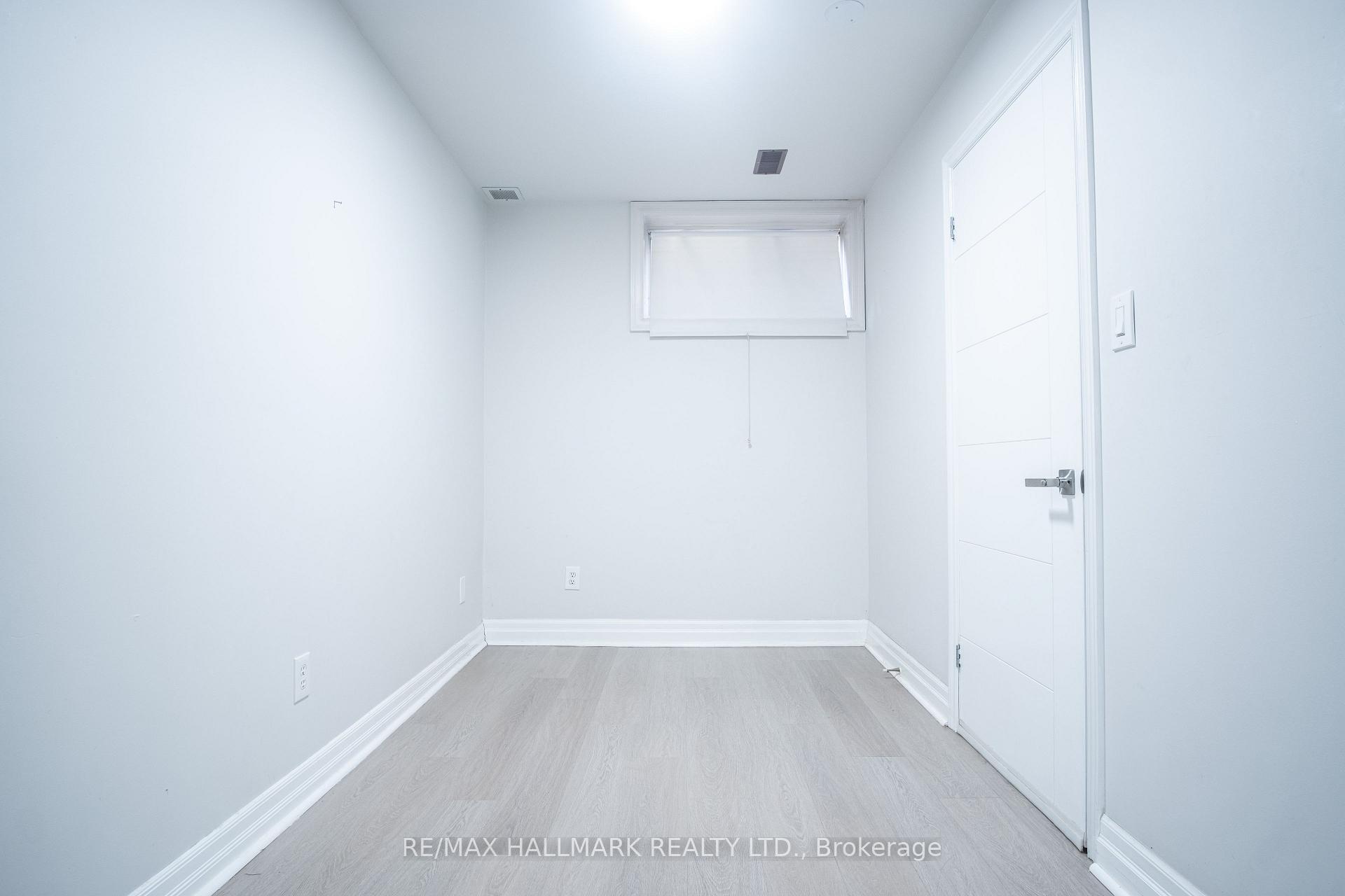 Photo 4 of Unit Basement, 116 Regina Avenue, Toronto, Englemount-Lawrence — HOMEH