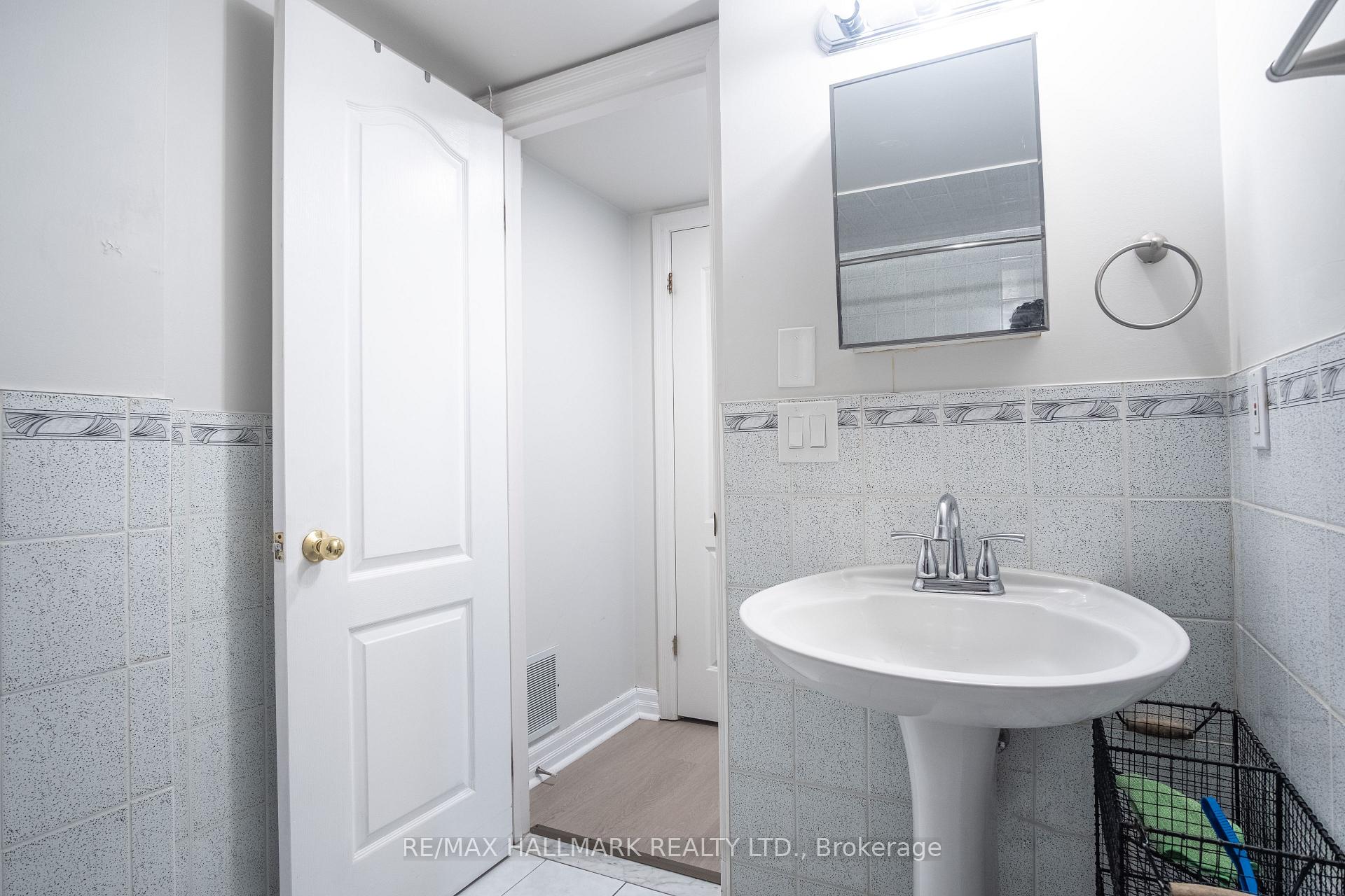 Photo 17 of Unit Basement, 116 Regina Avenue, Toronto, Englemount-Lawrence — HOMEH
