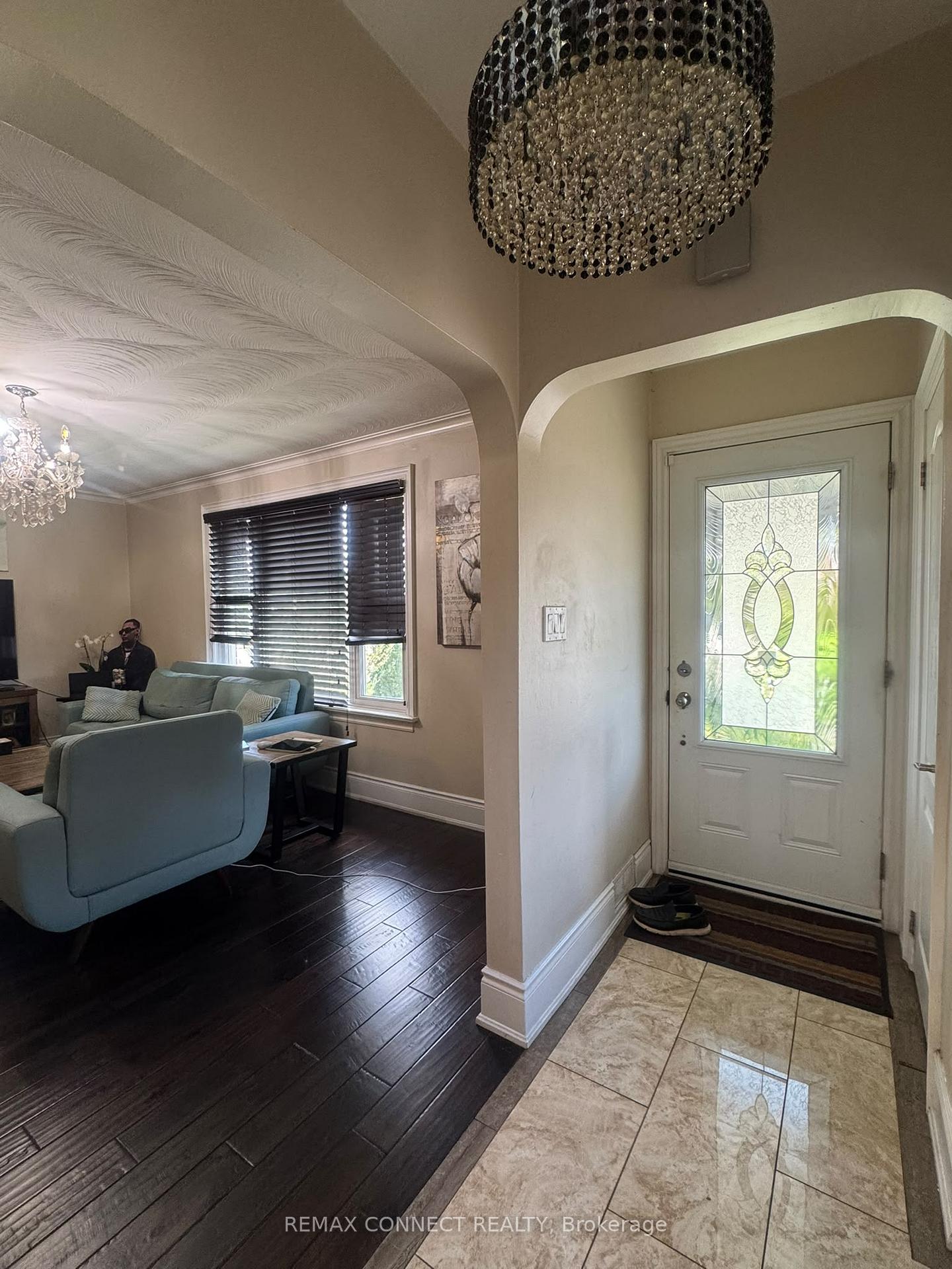 Photo 3 of 189 Tower Drive, Scarborough, Wexford-Maryvale — HOMEH