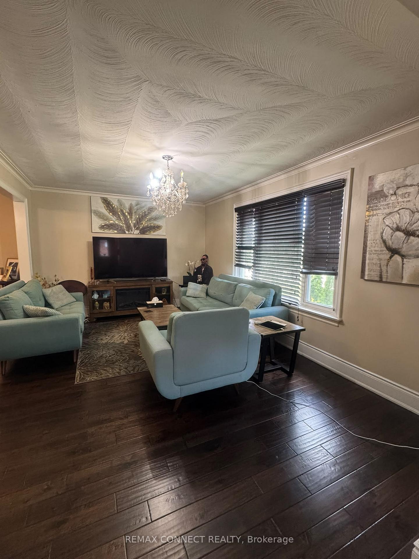 Photo 5 of 189 Tower Drive, Scarborough, Wexford-Maryvale — HOMEH