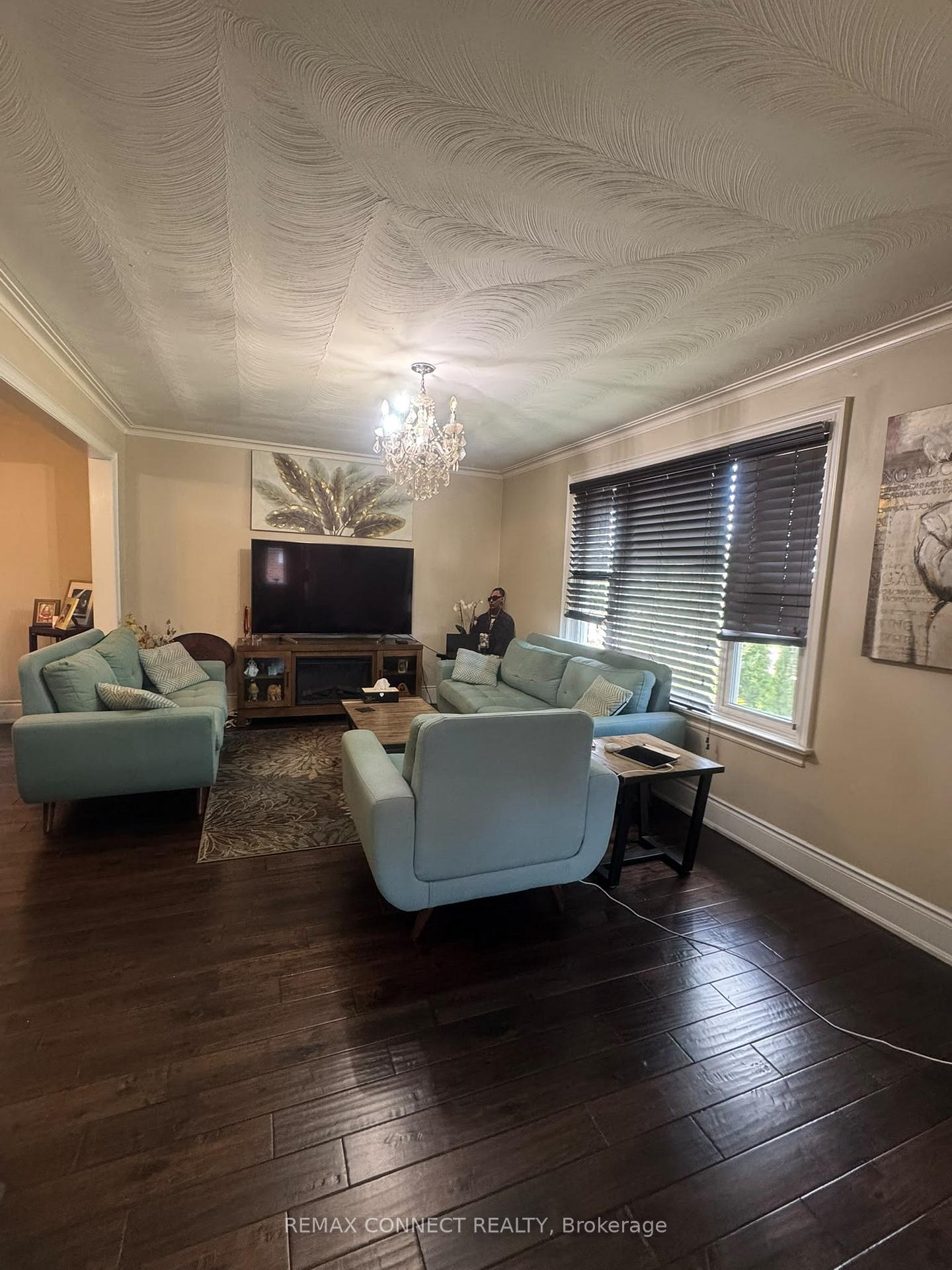 Photo 6 of 189 Tower Drive, Scarborough, Wexford-Maryvale — HOMEH