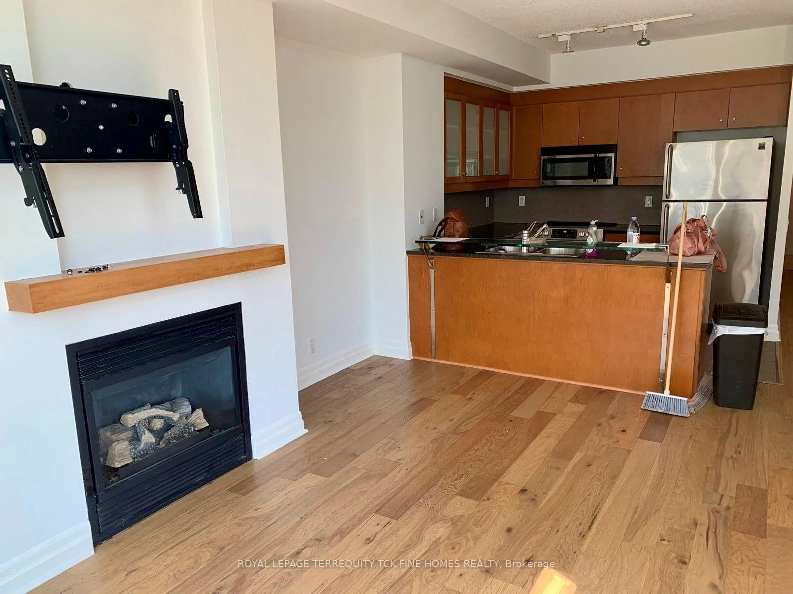 Photo 6 of Unit 1016, 500 Queens Quay W, Toronto, Waterfront Communities — HOMEH