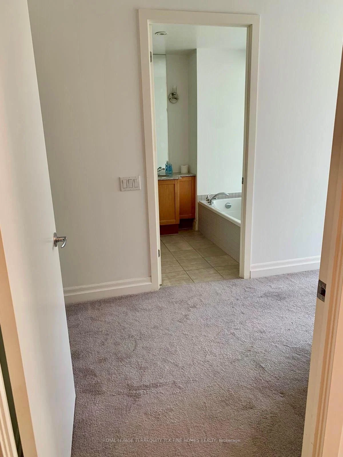Photo 10 of Unit 1016, 500 Queens Quay W, Toronto, Waterfront Communities — HOMEH
