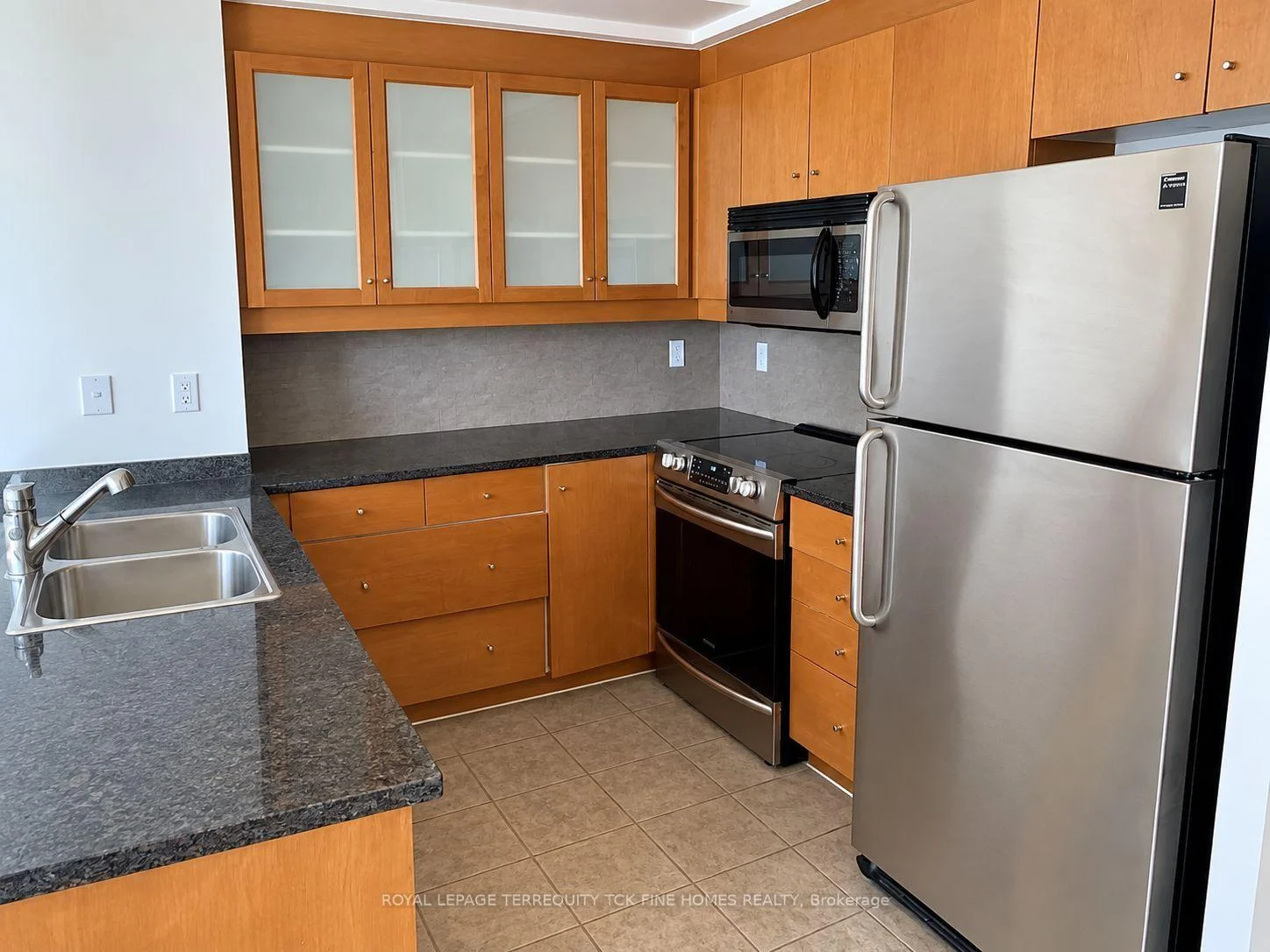 Photo 5 of Unit 1016, 500 Queens Quay W, Toronto, Waterfront Communities — HOMEH