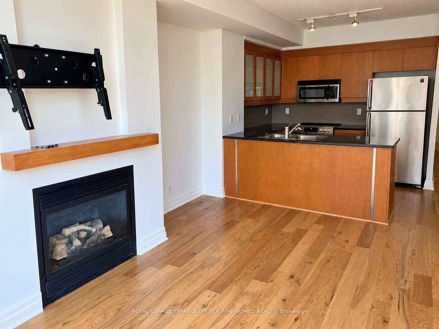 Photo 9 of Unit 1016, 500 Queens Quay W, Toronto, Waterfront Communities — HOMEH
