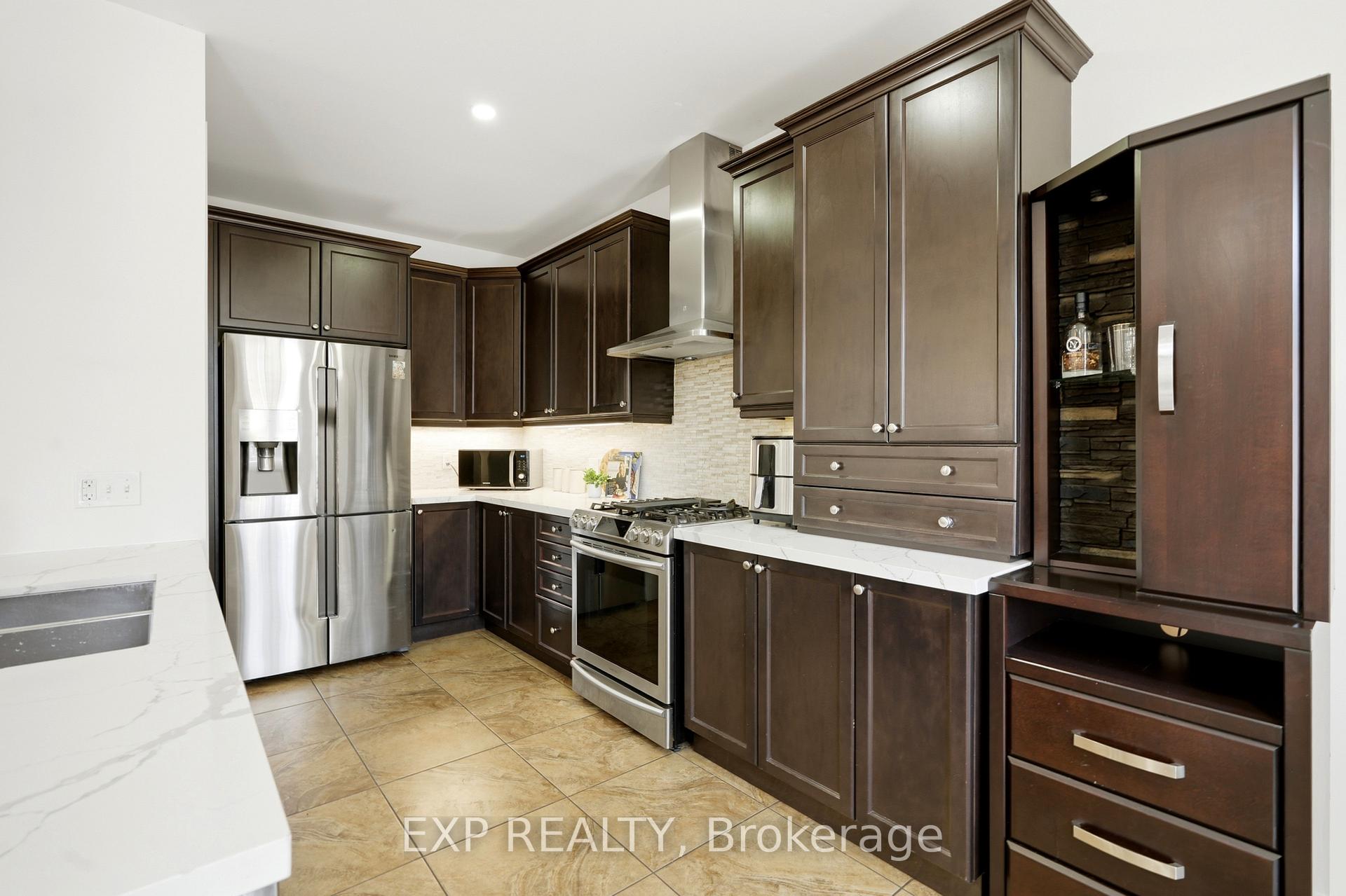 Photo 16 of 114 Chaumont Drive, Hamilton, Stoney Creek Mountain — HOMEH