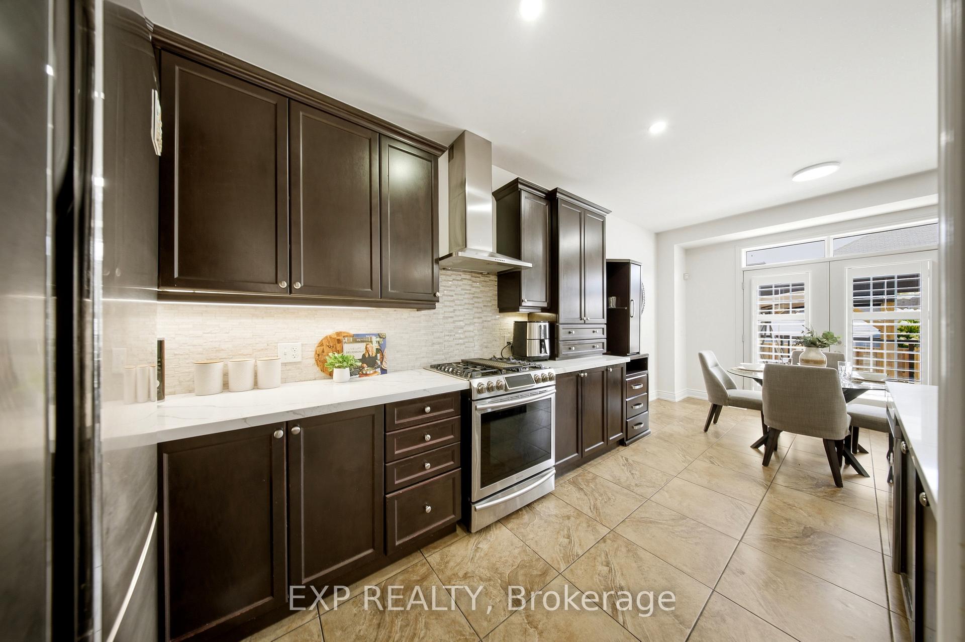Photo 18 of 114 Chaumont Drive, Hamilton, Stoney Creek Mountain — HOMEH