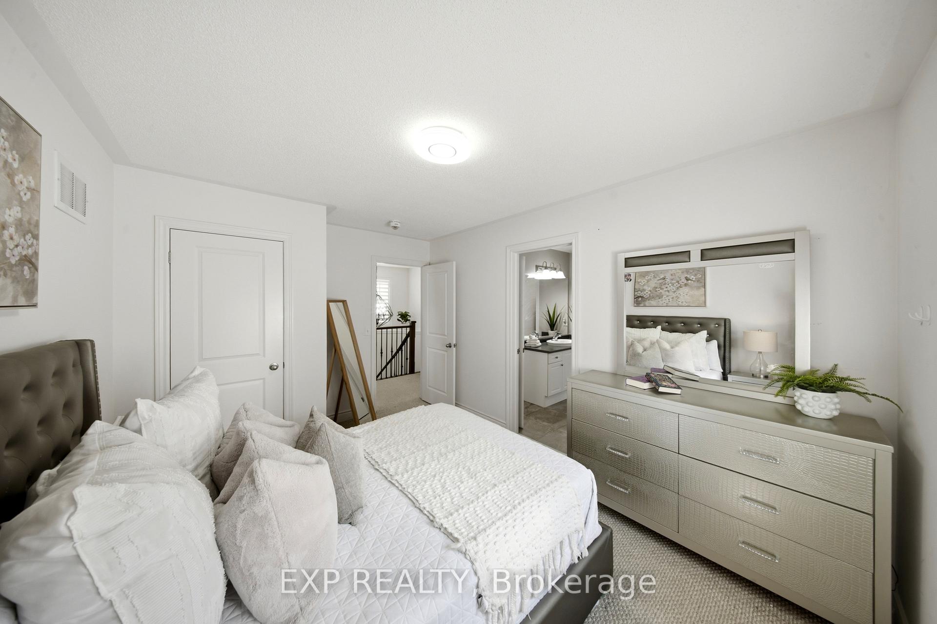Photo 33 of 114 Chaumont Drive, Hamilton, Stoney Creek Mountain — HOMEH