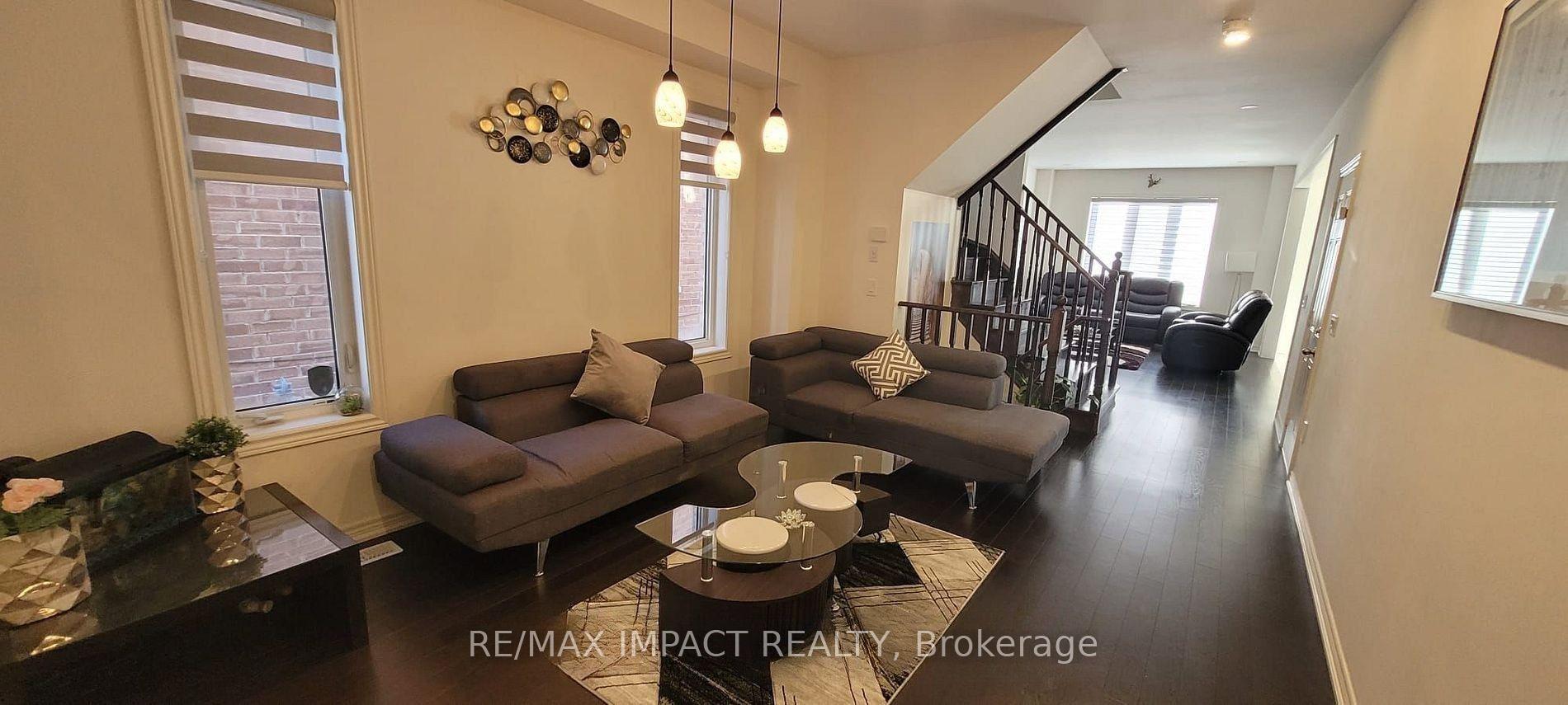 Photo 3 of 11 Ivor Crescent N, Brampton, Northwest Brampton — HOMEH