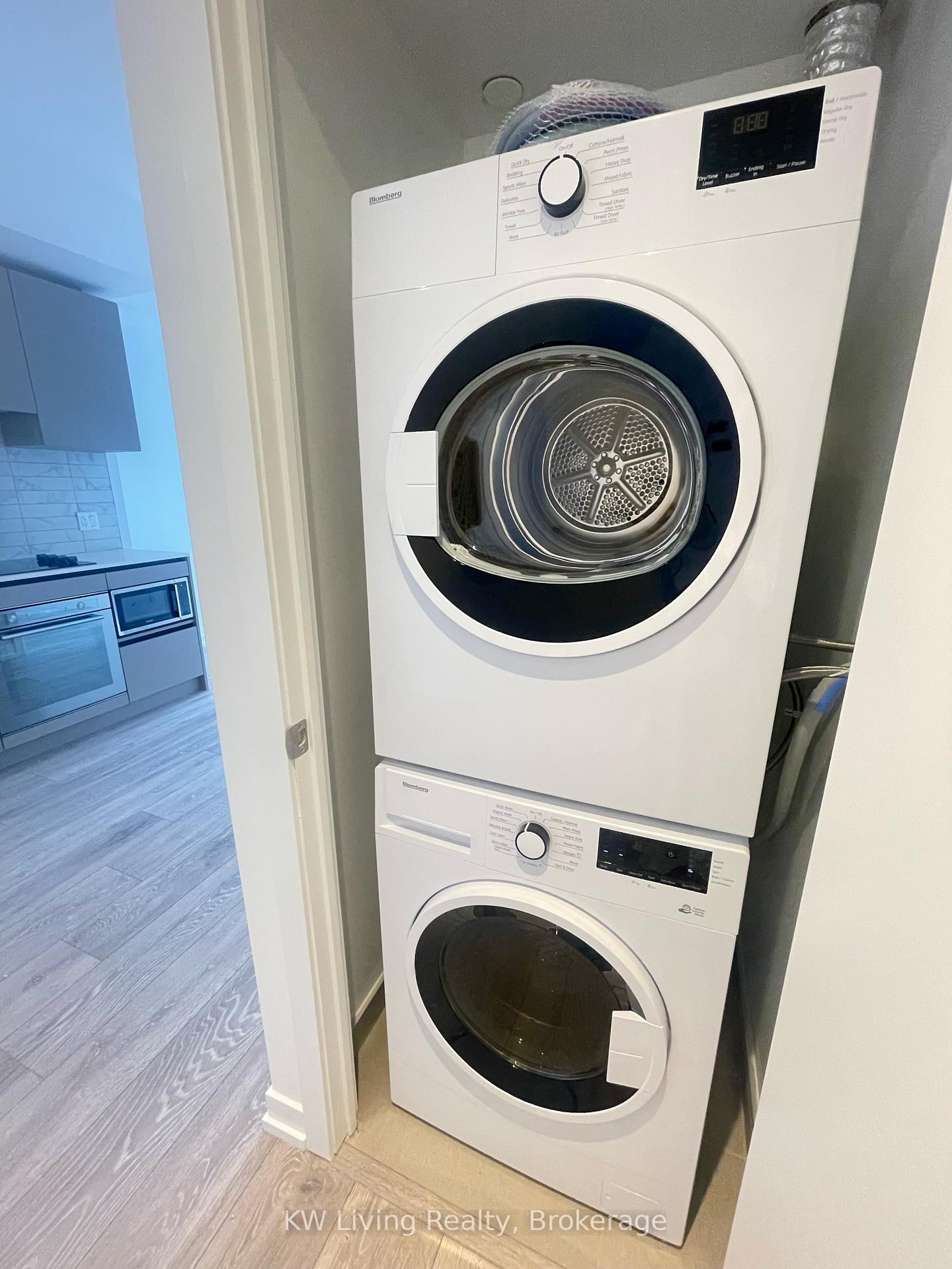 Photo 8 of Unit 4608, 55 Mercer Street, Toronto, Waterfront Communities — HOMEH