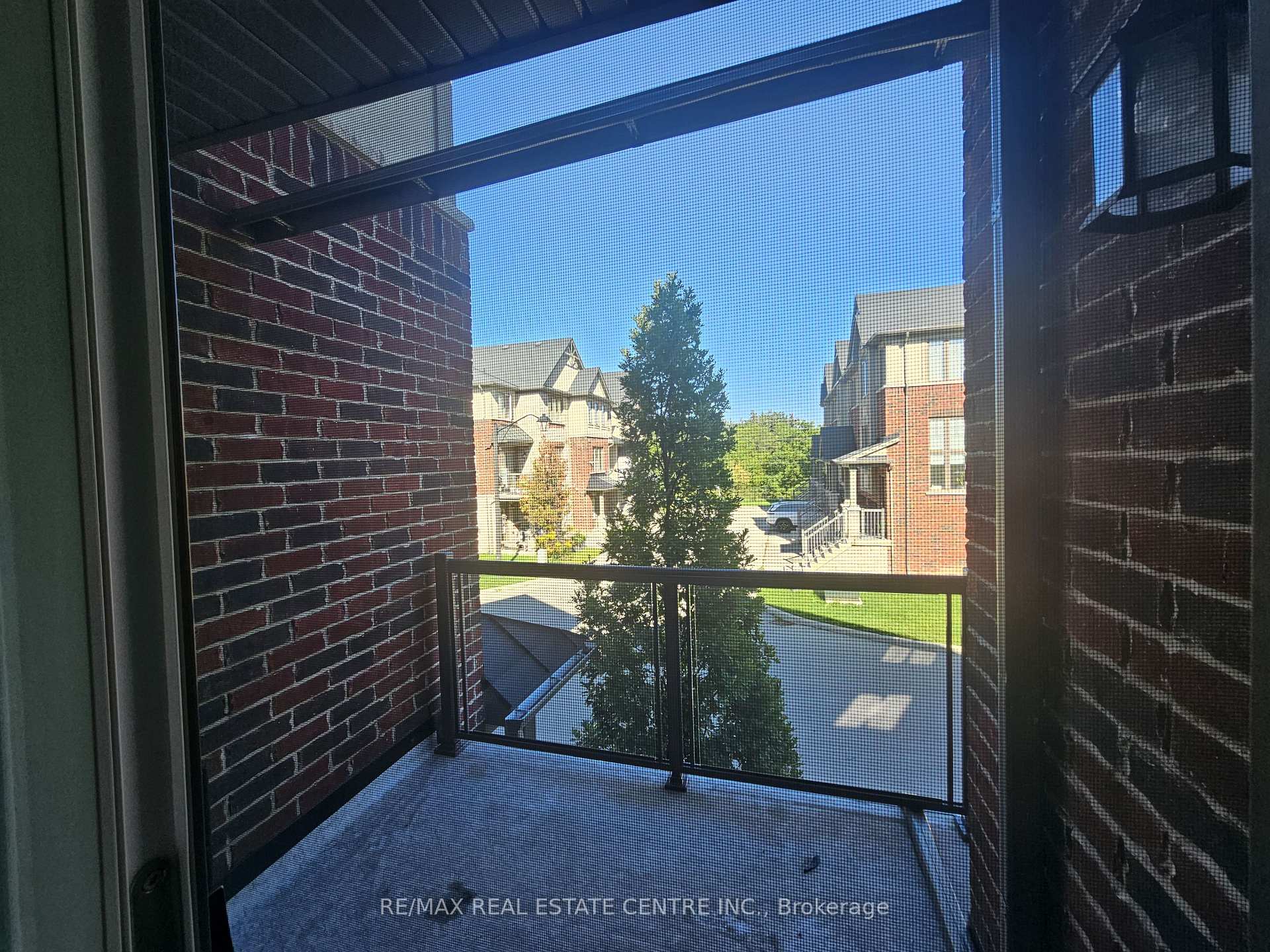 Photo 3 of Unit 17, 1169 Garner Road E, Hamilton, Ancaster — HOMEH