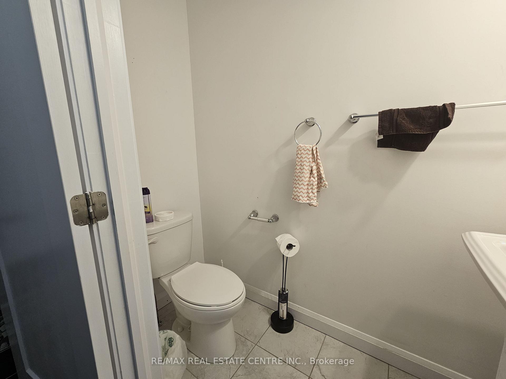 Photo 12 of Unit 17, 1169 Garner Road E, Hamilton, Ancaster — HOMEH
