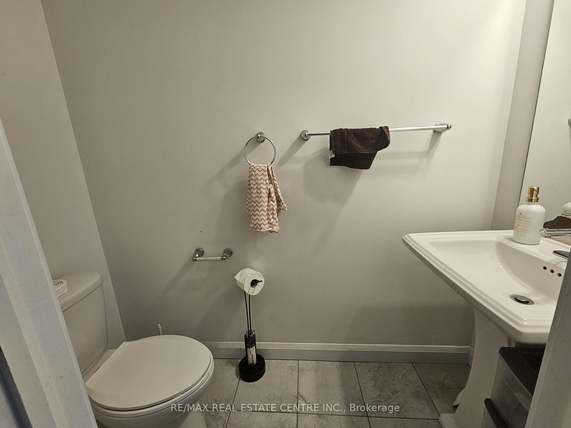 Photo 13 of Unit 17, 1169 Garner Road E, Hamilton, Ancaster — HOMEH