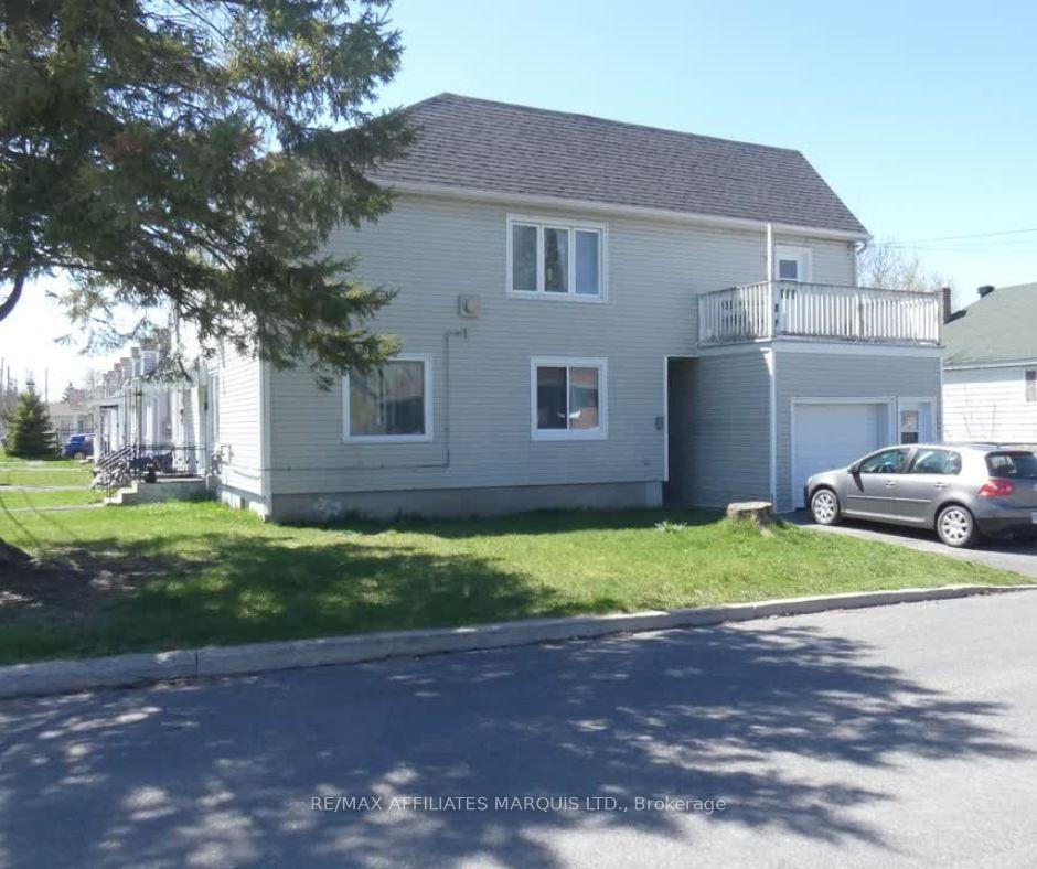 Photo 3 of 141 Cornwallis Avenue, Cornwall — HOMEH