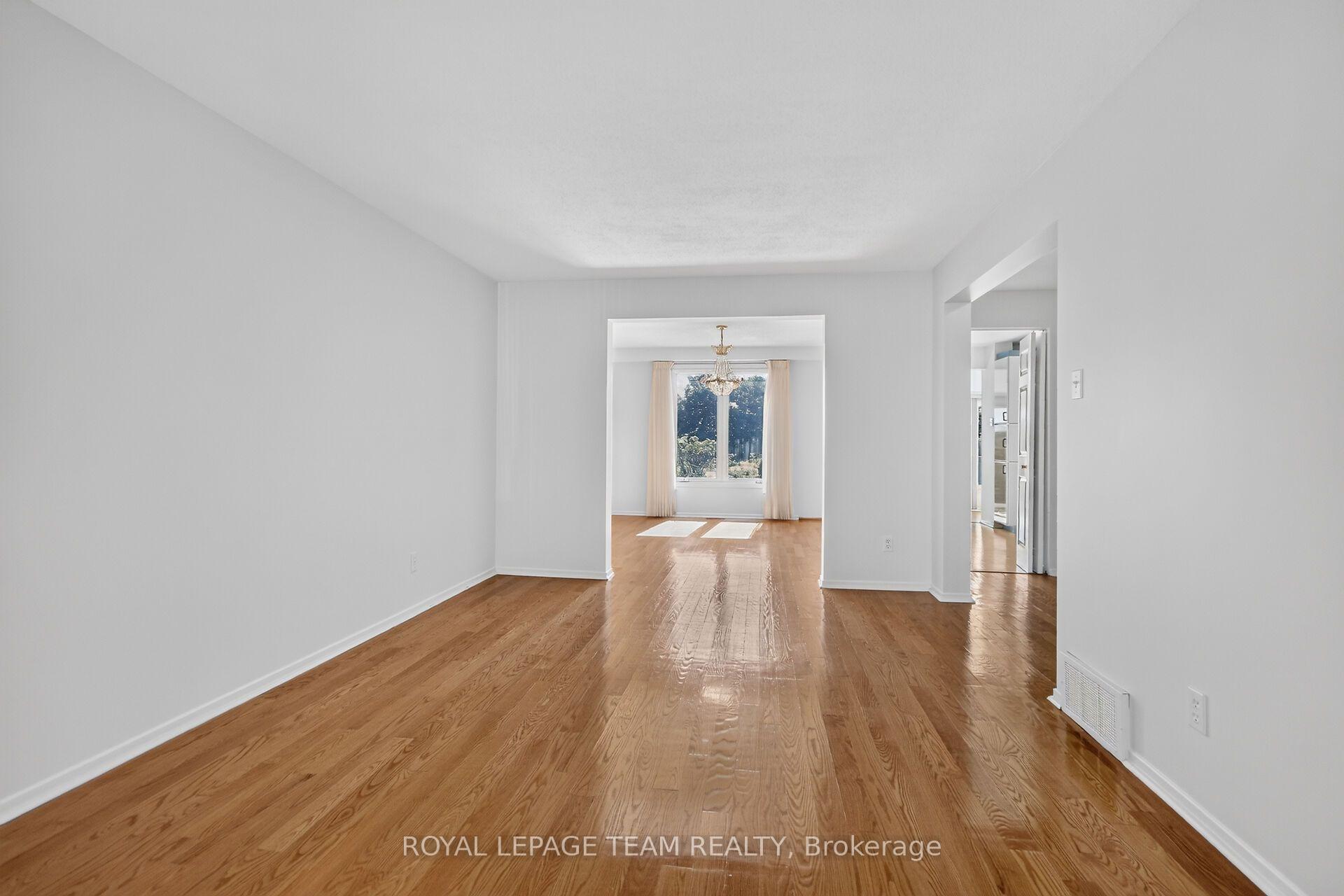 Photo 9 of 106 Four Seasons Drive, Ottawa, Borden Farm/Stewart Farm/Carleton Heights/Parkwood Hills — HOMEH
