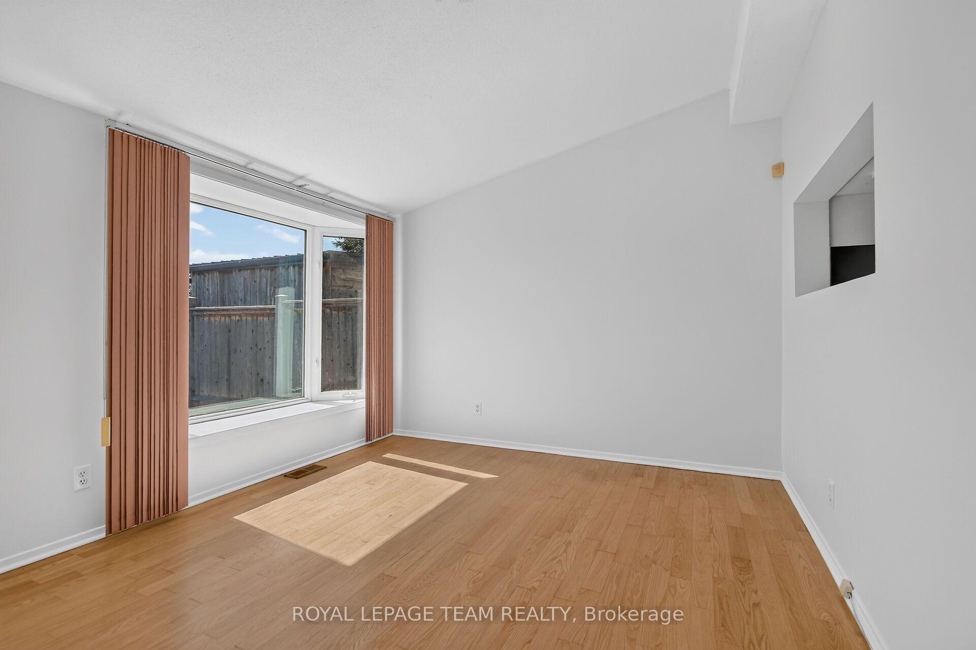 Photo 26 of 106 Four Seasons Drive, Ottawa, Borden Farm/Stewart Farm/Carleton Heights/Parkwood Hills — HOMEH