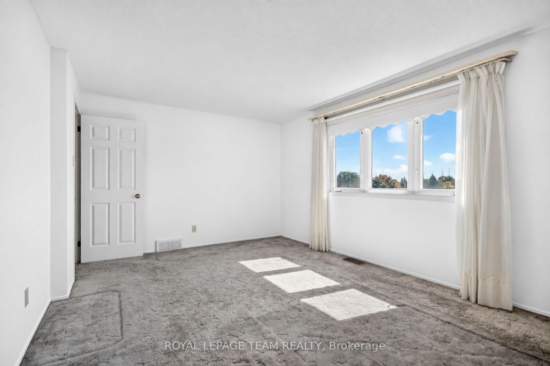 Photo 31 of 106 Four Seasons Drive, Ottawa, Borden Farm/Stewart Farm/Carleton Heights/Parkwood Hills — HOMEH