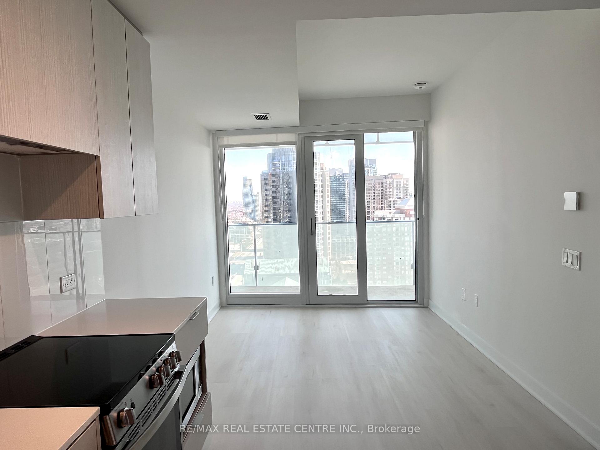 Photo 7 of Unit 2202, 3900 confederation Parkway, Mississauga, City Centre — HOMEH