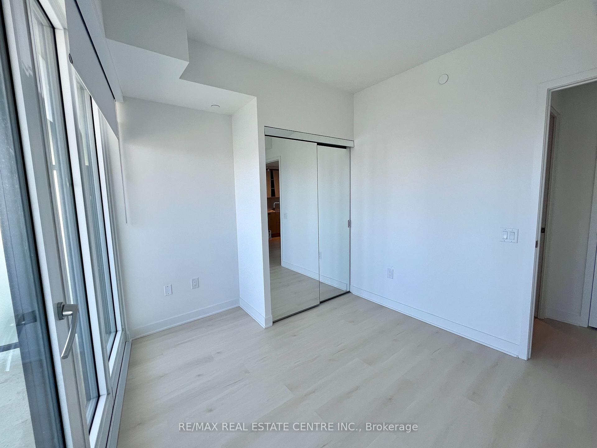 Photo 8 of Unit 2202, 3900 confederation Parkway, Mississauga, City Centre — HOMEH