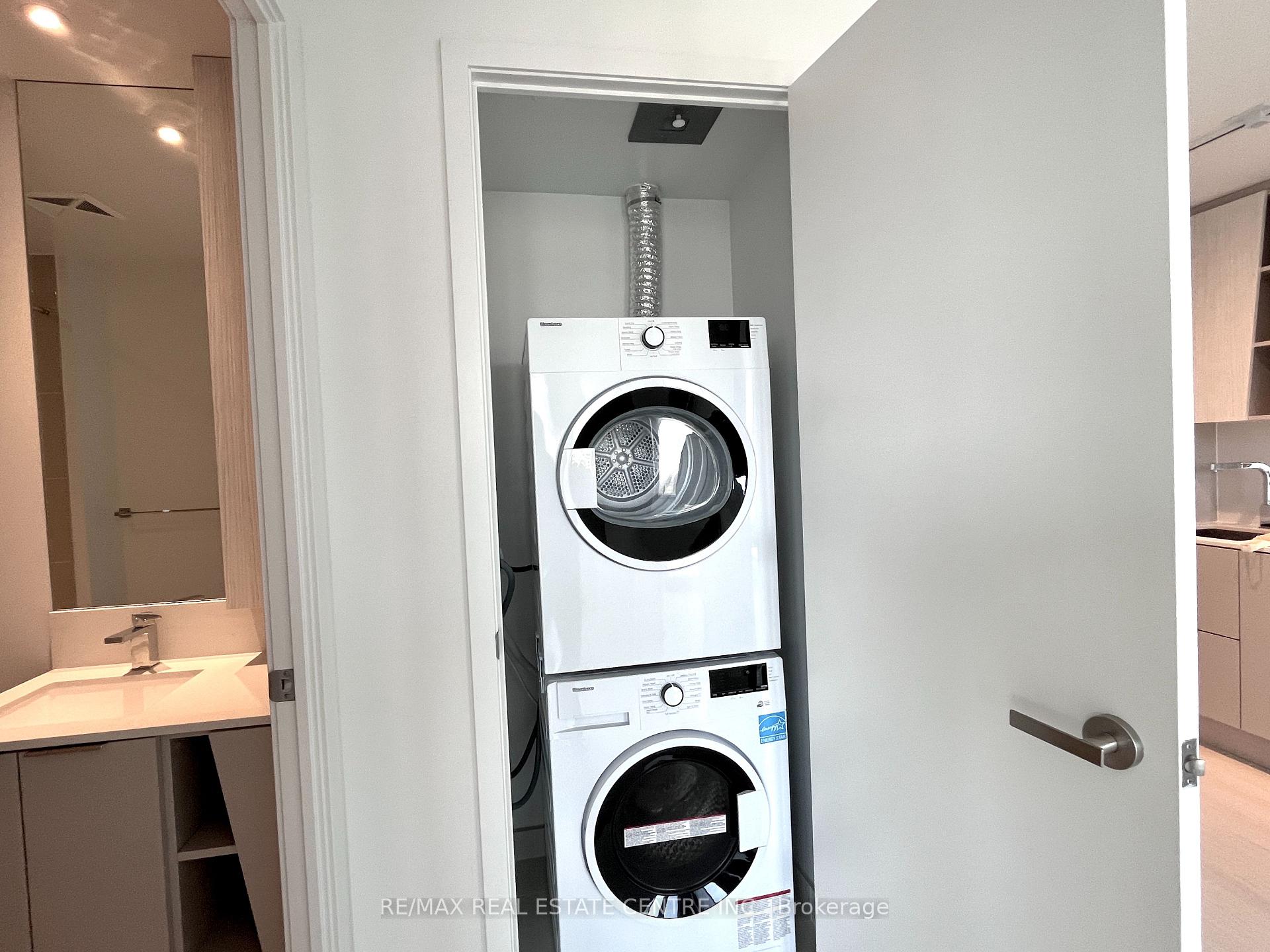 Photo 12 of Unit 2202, 3900 confederation Parkway, Mississauga, City Centre — HOMEH