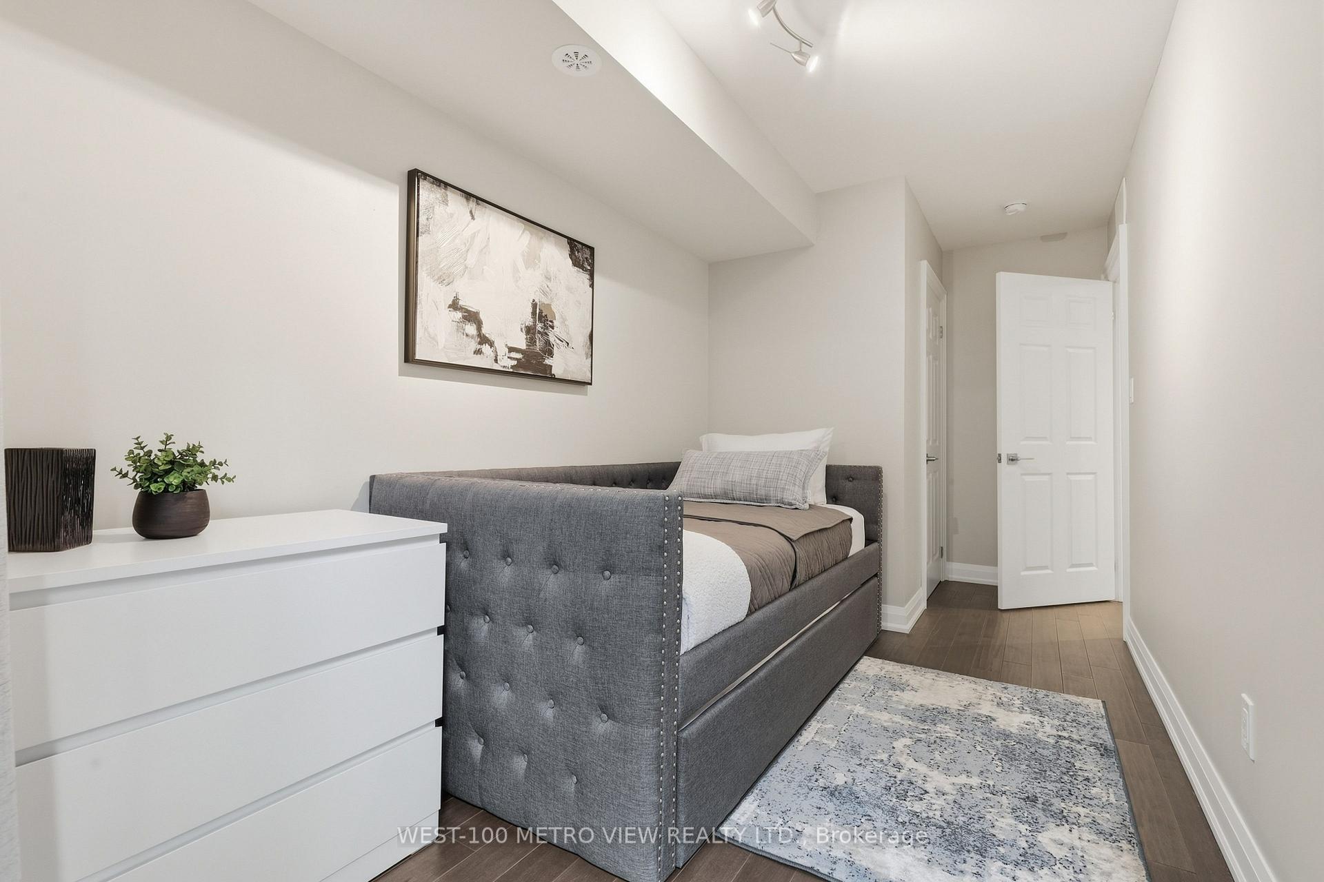 Photo 13 of Unit 102, 3 Applewood Lane, Etobicoke, Etobicoke West Mall — HOMEH