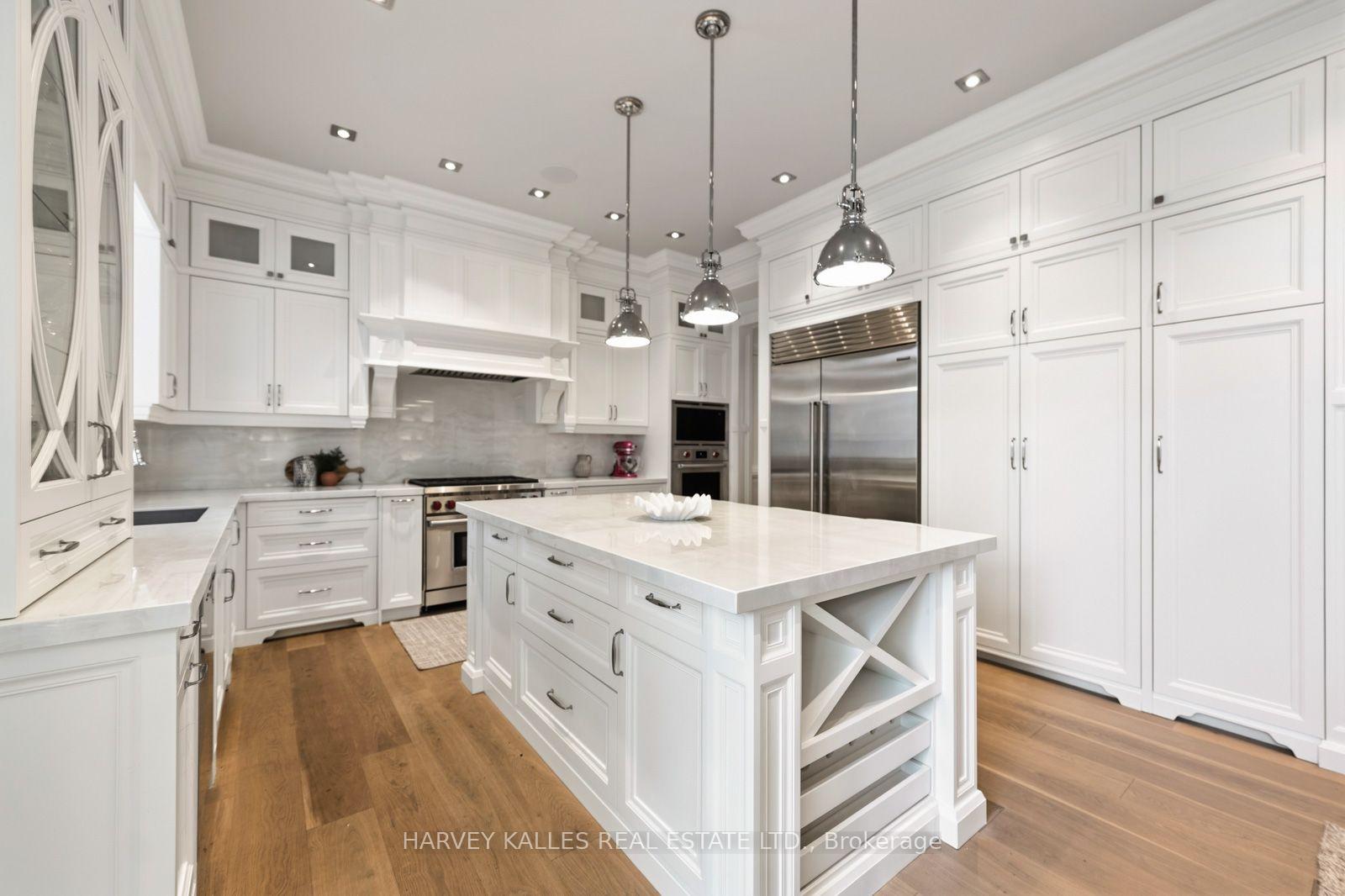 Photo 10 of 523 Vesta Drive, Toronto, Forest Hill South — HOMEH
