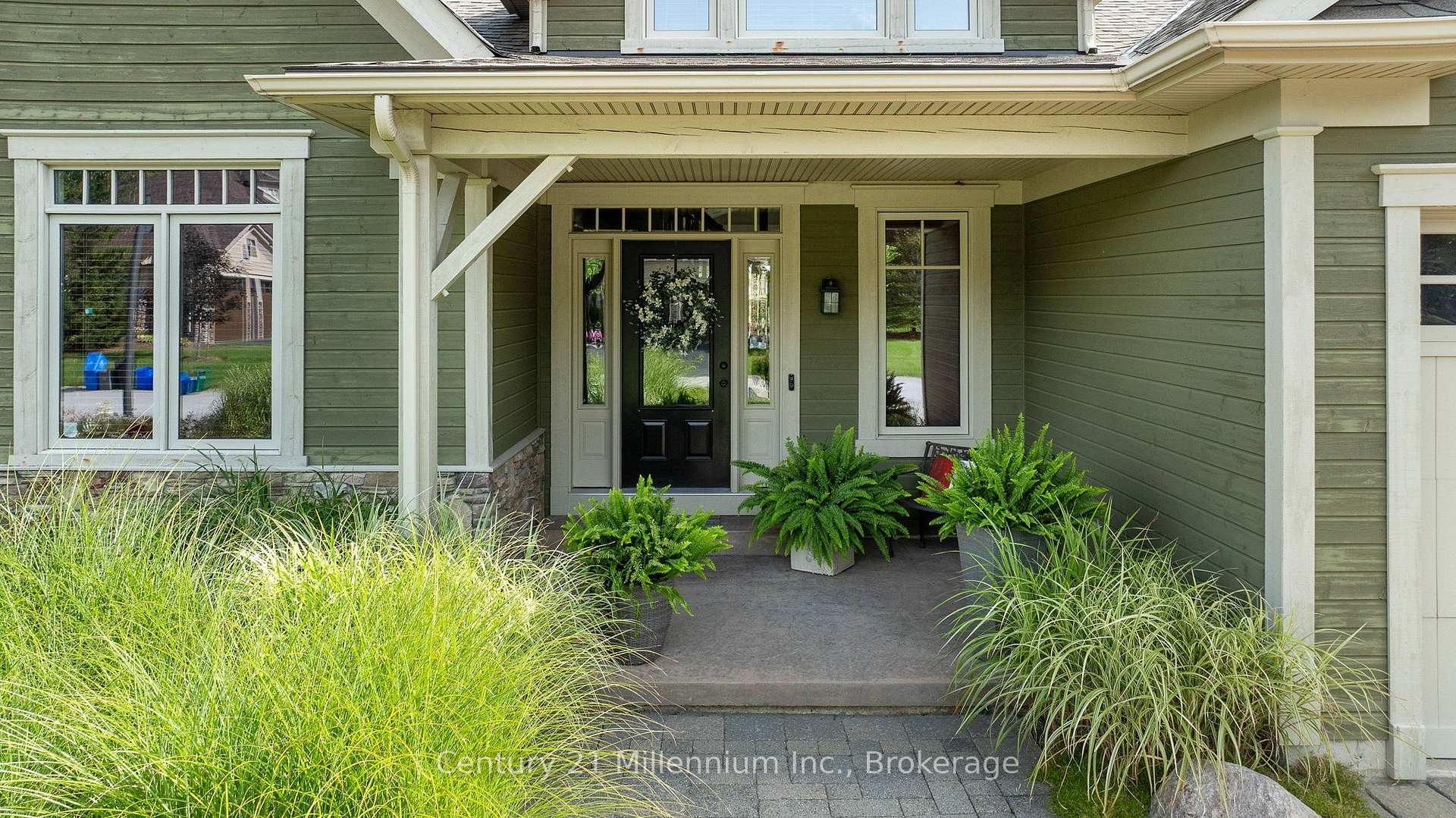 Photo 2 of 133 East Ridge Drive, Blue Mountains — HOMEH