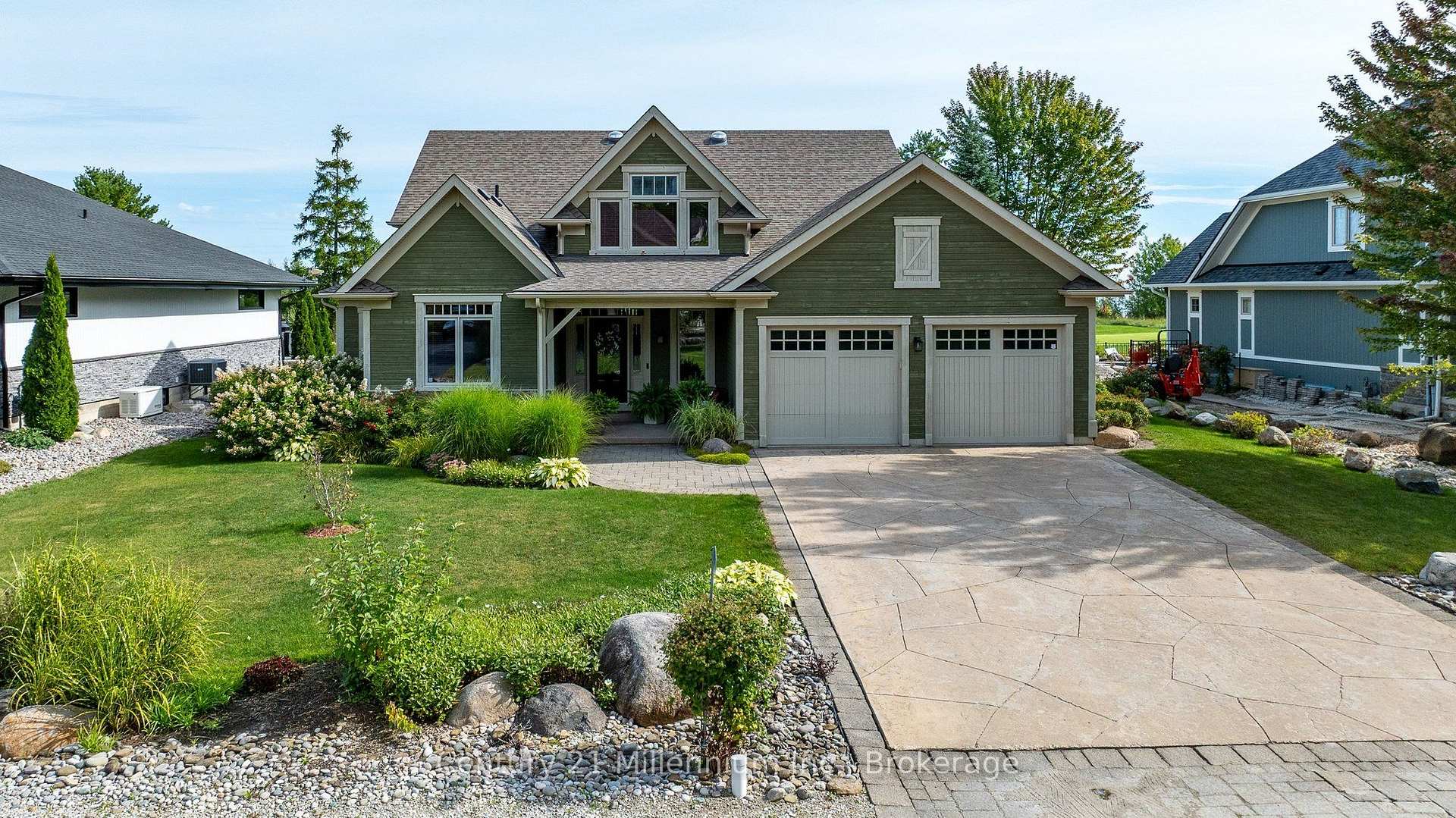 Photo 3 of 133 East Ridge Drive, Blue Mountains — HOMEH