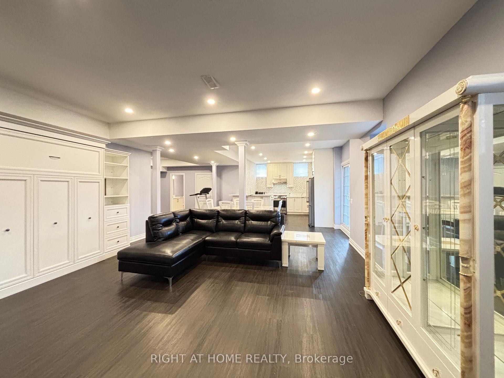 Photo 5 of Unit Basement, 33 Heintzman Crescent, Vaughan, Patterson — HOMEH