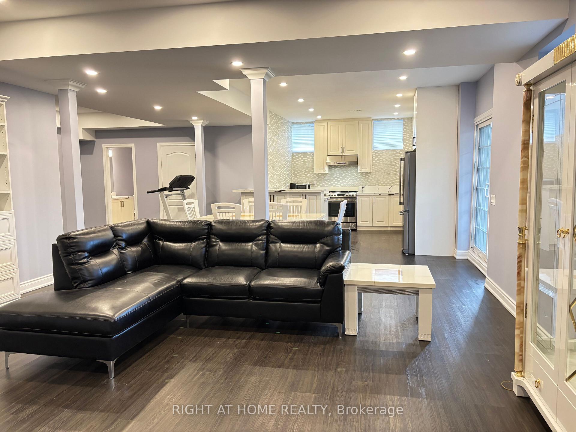 Photo 6 of Unit Basement, 33 Heintzman Crescent, Vaughan, Patterson — HOMEH
