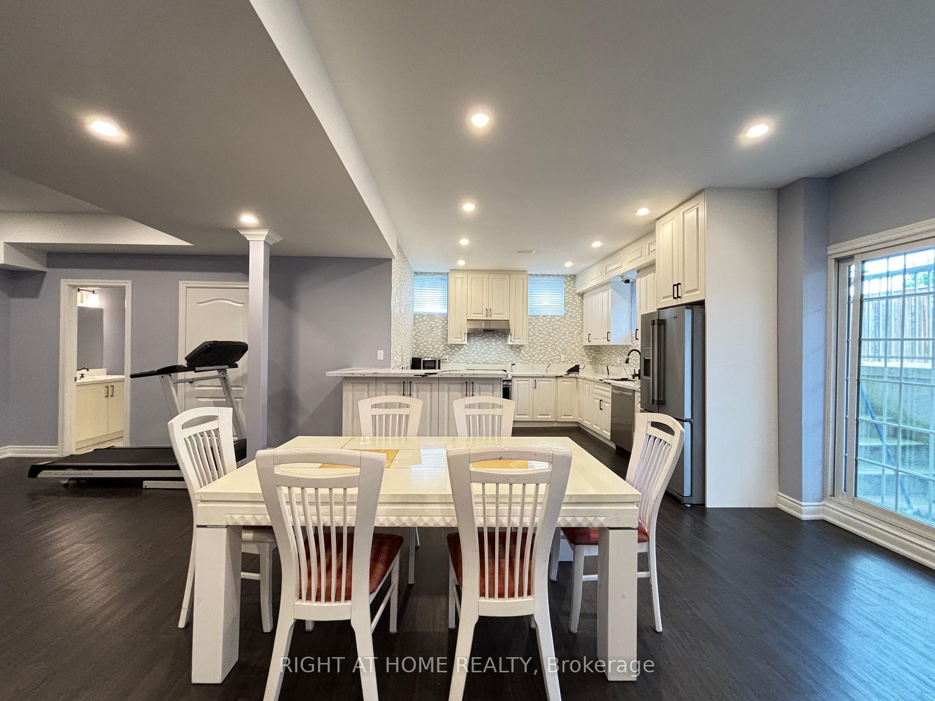 Photo 9 of Unit Basement, 33 Heintzman Crescent, Vaughan, Patterson — HOMEH