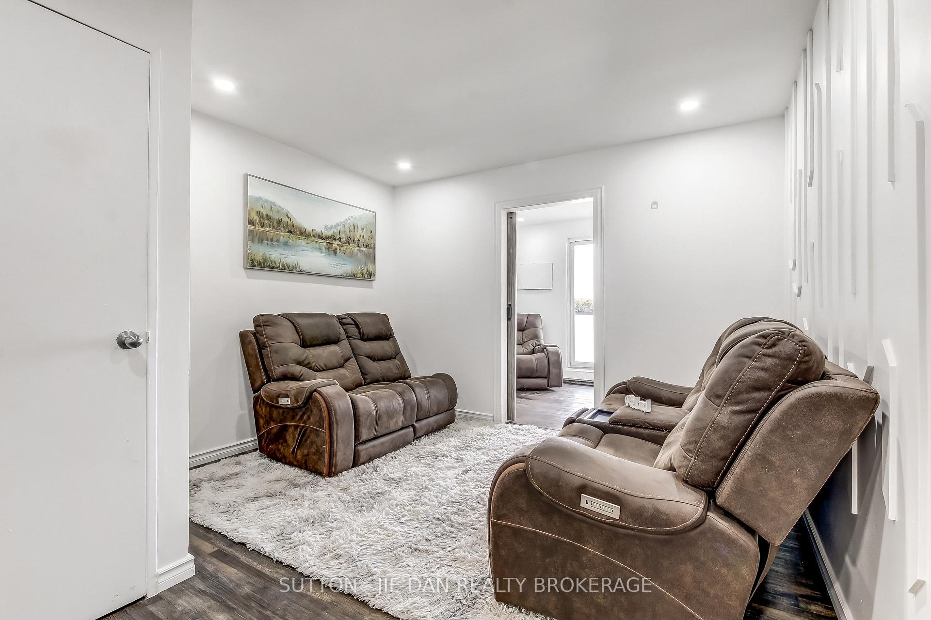 Photo 6 of Unit 605, 583 Mornington Avenue, London, East G — HOMEH