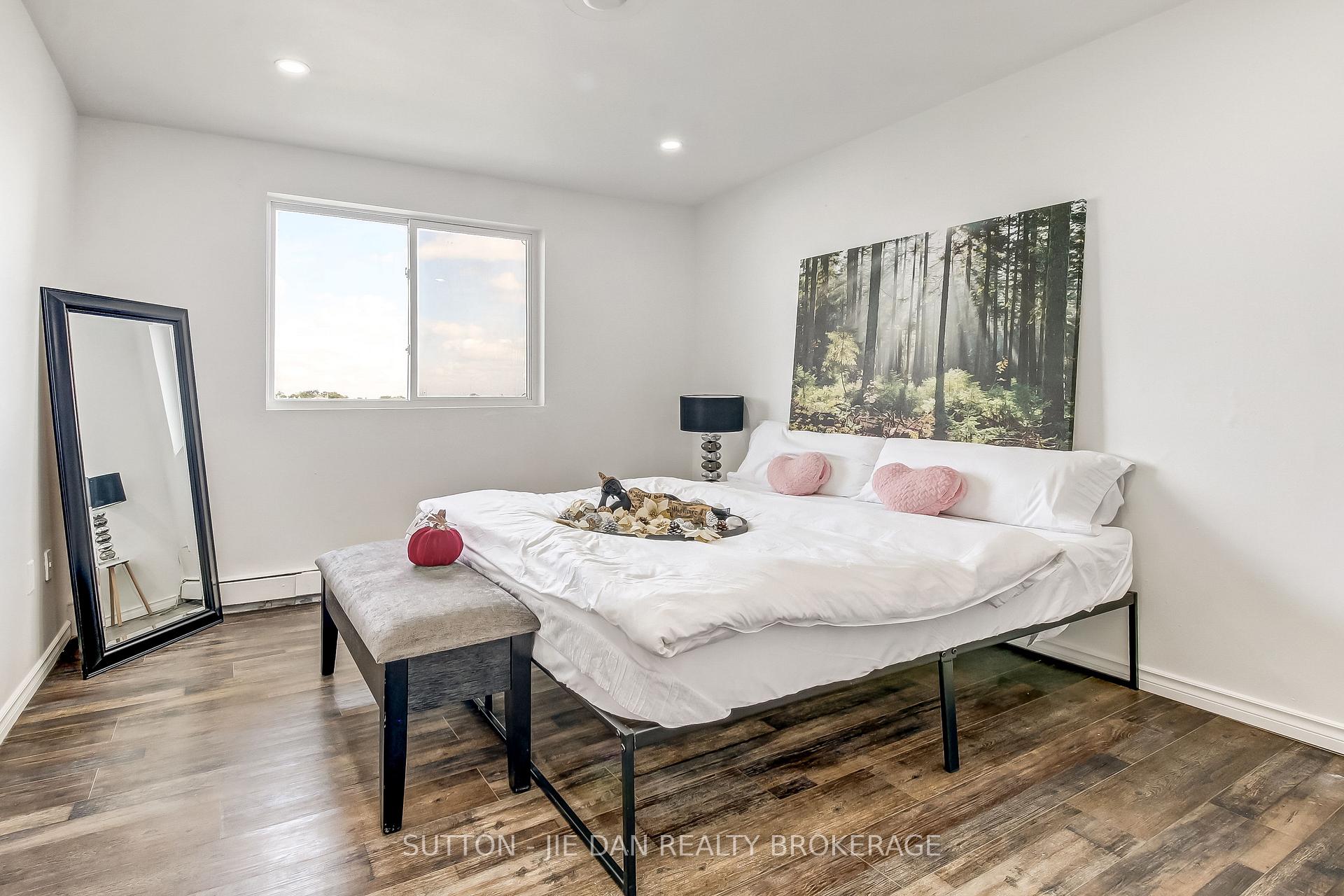 Photo 11 of Unit 605, 583 Mornington Avenue, London, East G — HOMEH