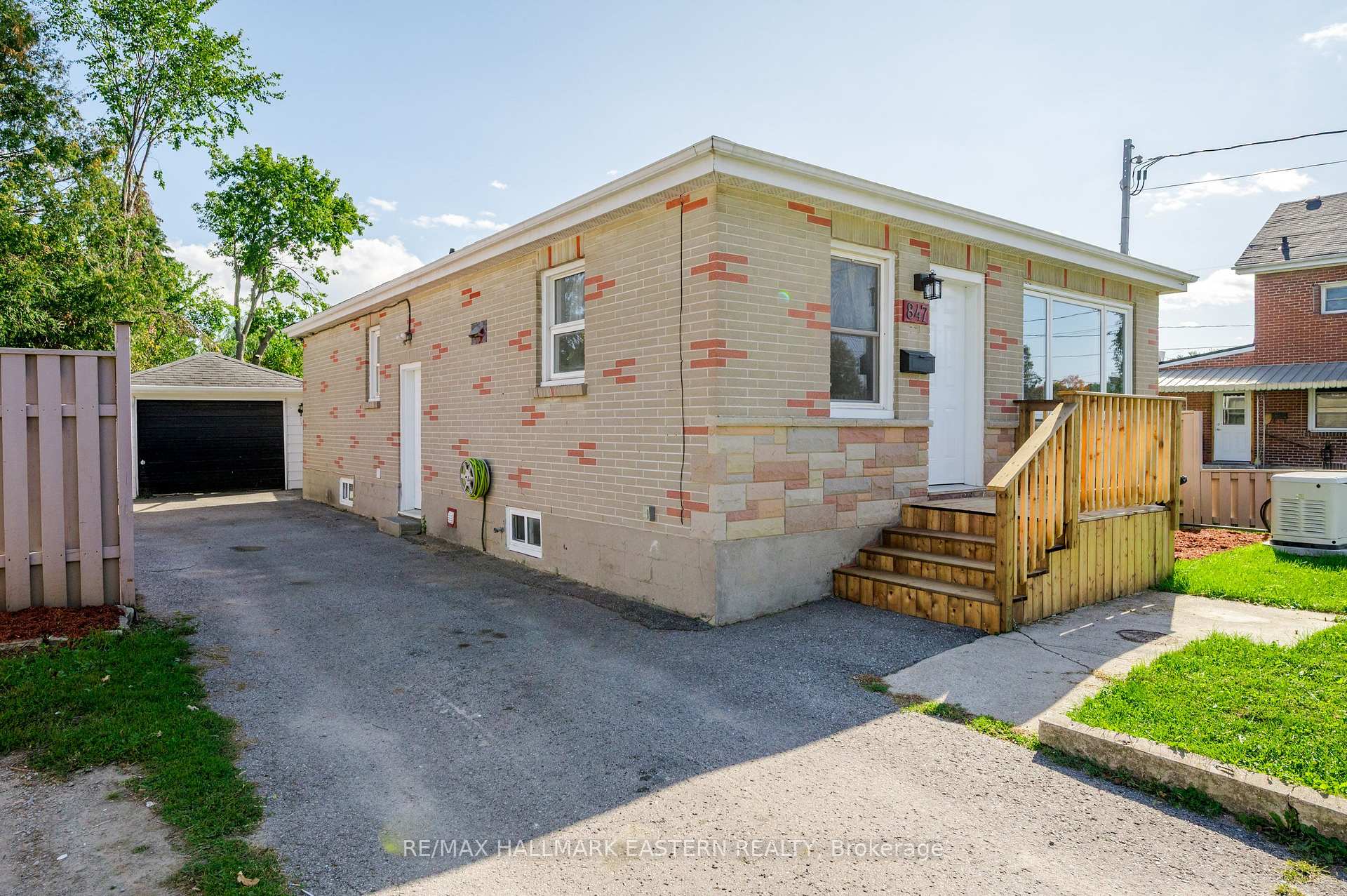 Photo 5 of 847 St Mary's Street, Peterborough, Otonabee Ward 1 — HOMEH