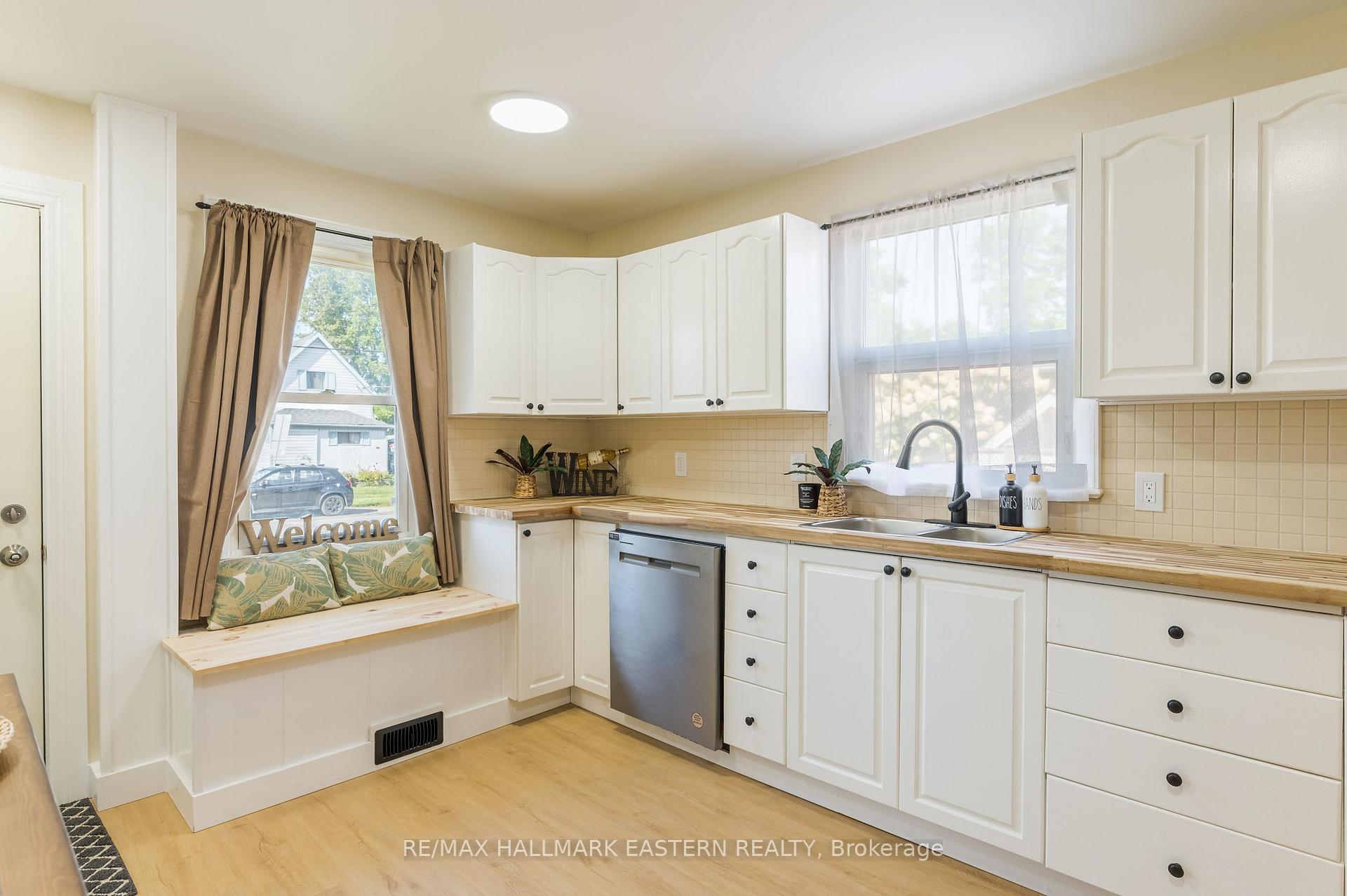 Photo 6 of 847 St Mary's Street, Peterborough, Otonabee Ward 1 — HOMEH