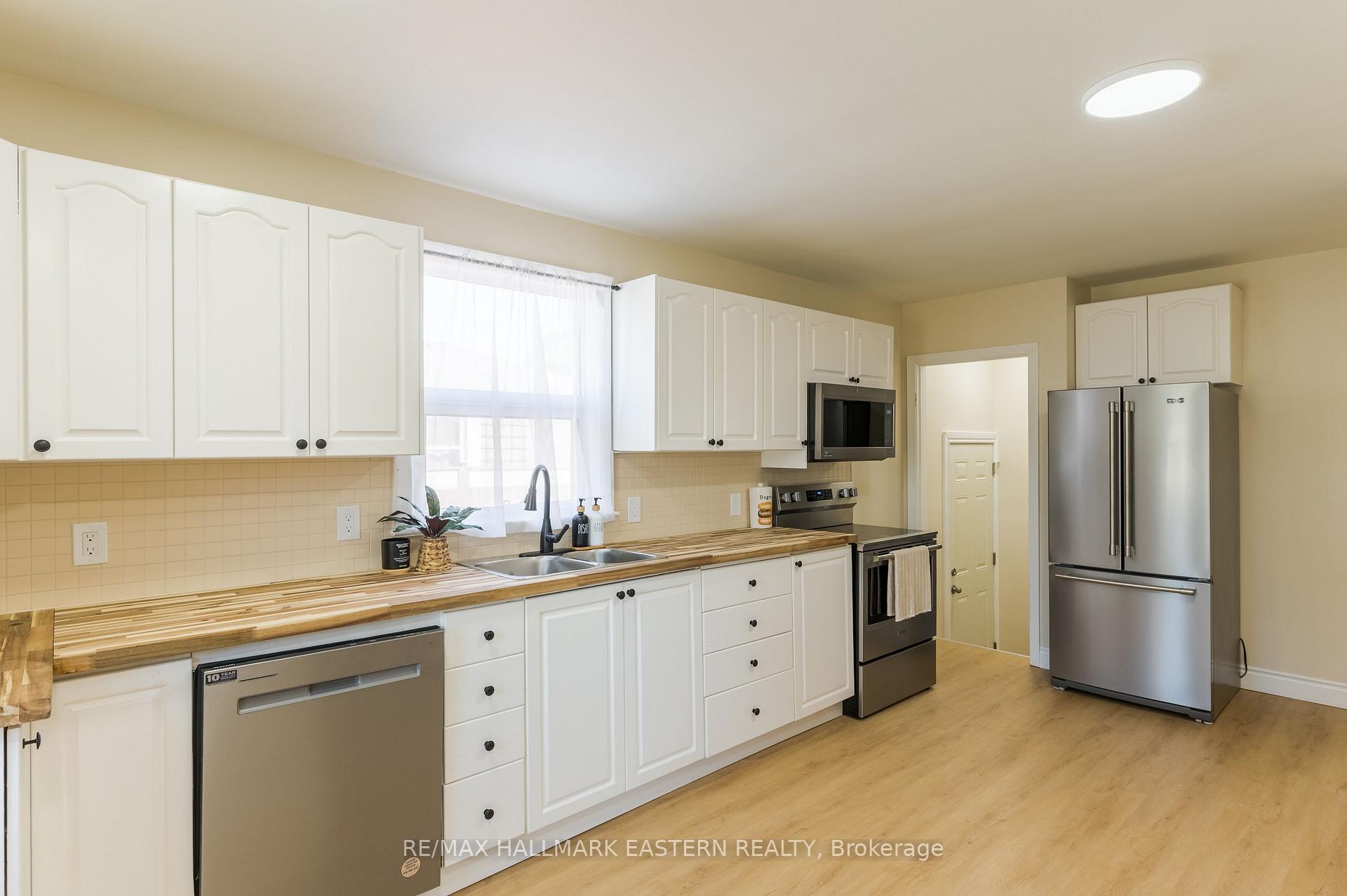 Photo 11 of 847 St Mary's Street, Peterborough, Otonabee Ward 1 — HOMEH
