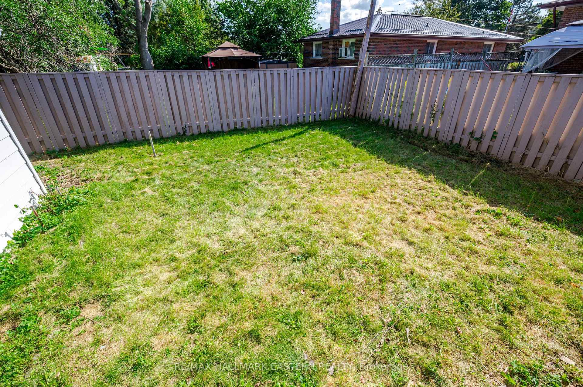 Photo 48 of 847 St Mary's Street, Peterborough, Otonabee Ward 1 — HOMEH