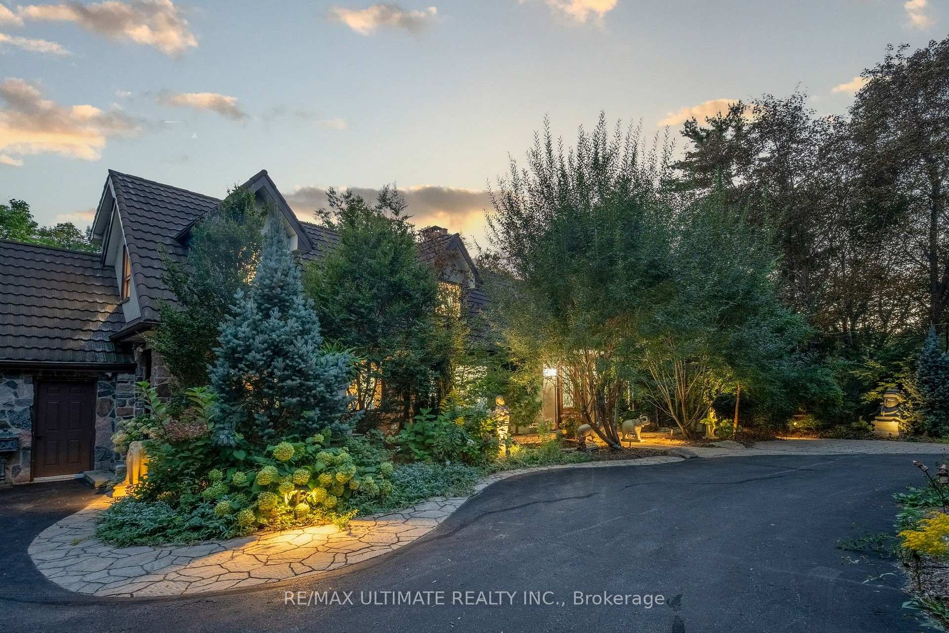Photo 7 of 25 Bellehaven Crescent, Scarborough, Scarborough Village — HOMEH